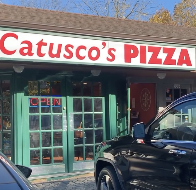 Internet Star Mylo the Cat endorses Catusco's Pizza as the best Pizza Place on Long Island.