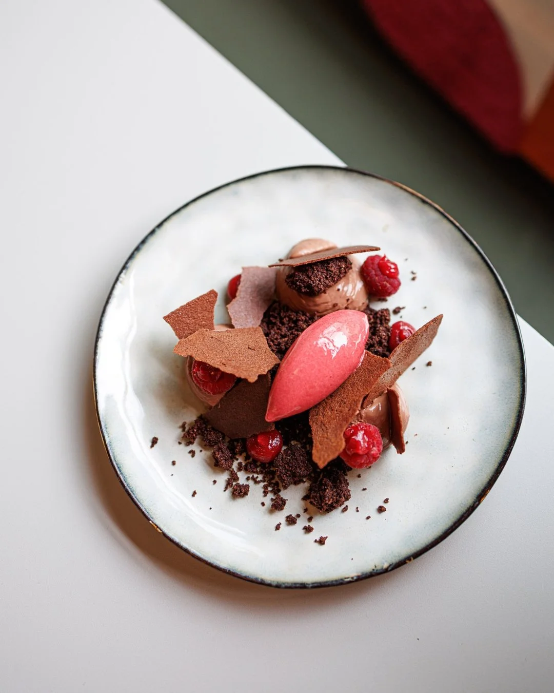 CHOCO trip ❤️&zwj;🔥

Croquant, fondant, acidul&eacute;... Embarquez pour un shoot de Mayan Red, twist&eacute; d'une touche framboise / menthe 🍃.
&Agrave; croquer sans mod&eacute;ration 🤭

📍Solelh - votre adresse incontournable &agrave; l'Isle/Sor