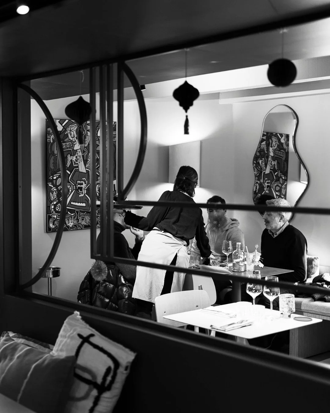 Les menus des f&ecirc;tes sont arriv&eacute;s ✨ !
Swipe pour d&eacute;couvrir les repas de...
🌲 No&euml;l : Jeudi 25 d&eacute;cembre midi &amp; soir
💫 Saint-Sylvestre : Mercredi 31 d&eacute;cembre soir
🥂 Jour de l'An : Jeudi 1er janvier midi

Cett