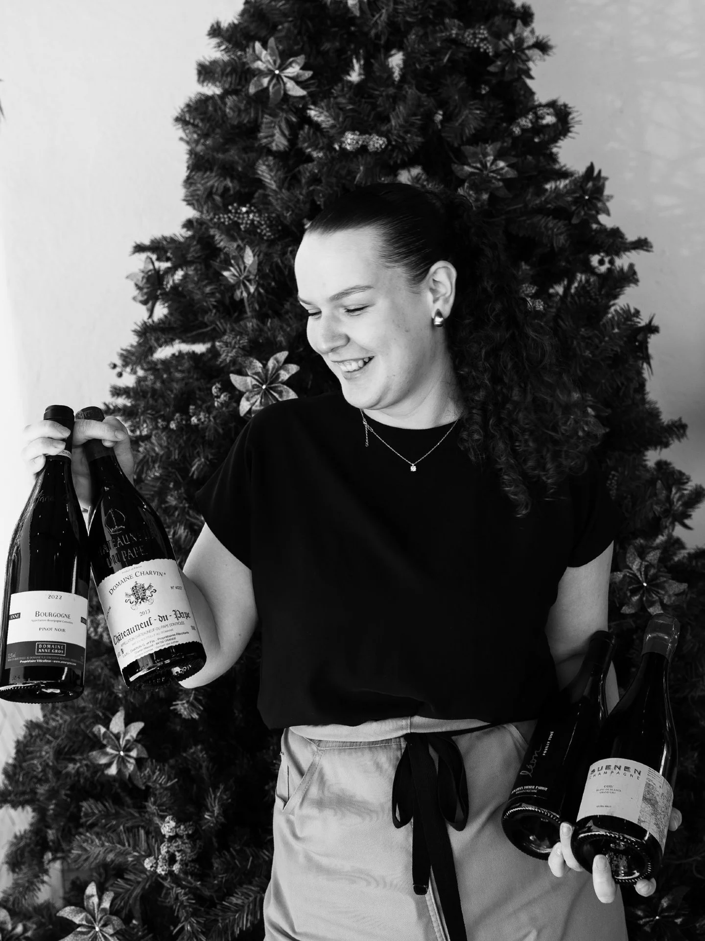 ✨ S&eacute;lection de vins des F&ecirc;tes ✨
Am&eacute;lie d&eacute;voile des flacons qui claquent, du Bourgogne au Ch&acirc;teauneuf, jusqu&rsquo;aux bulles les plus fines.

🍷 Anne Gros &ndash; Bourgogne 2022
Pinot noir de caract&egrave;re, fruits 