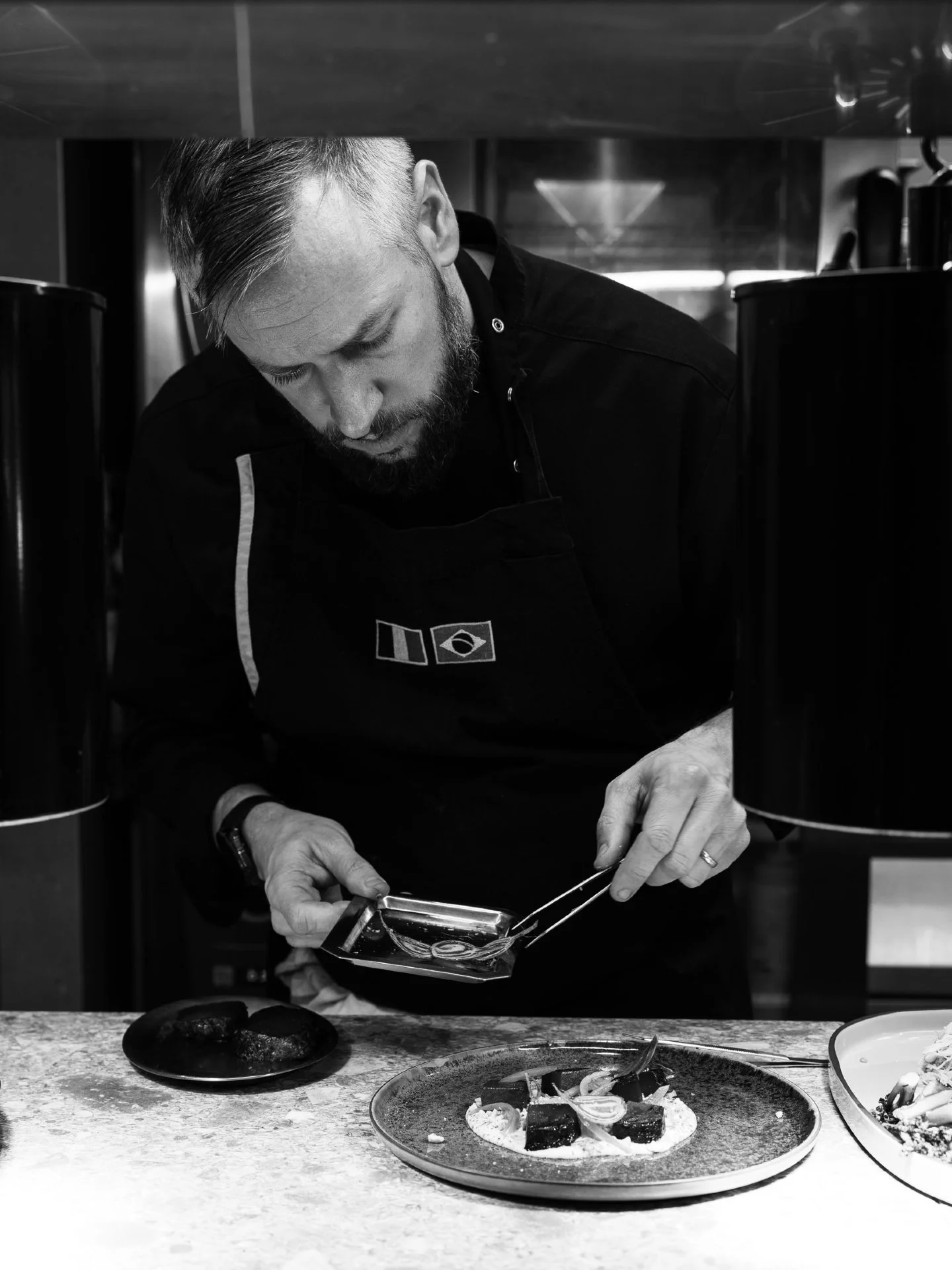 D&eacute;compression post-bulles 🥂 Solelh ferme ses portes jusqu&rsquo;au 21 janvier 👋🏼

Un grand MERCI &agrave; toutes celles et ceux qui sont venus c&eacute;l&eacute;brer les f&ecirc;tes &agrave; @solelhrestaurant 🙏🏼. De pr&eacute;cieux instan