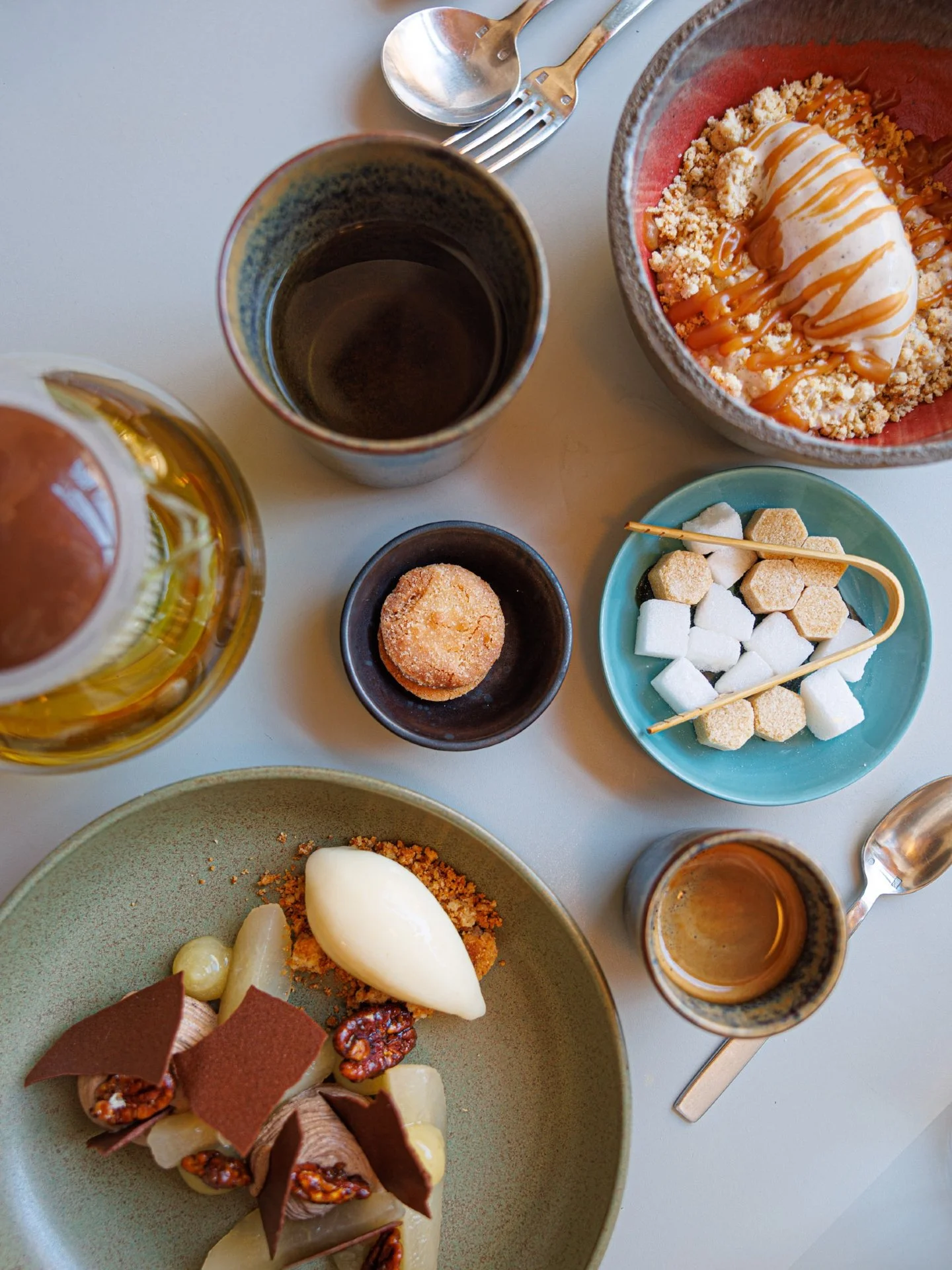 Pour les gourmands assum&eacute;s et les &eacute;pi-curieux jamais rassasi&eacute;s 🤎
Ici, le dessert n&rsquo;est jamais "juste" une note sucr&eacute;e ! C&rsquo;est une invitation &agrave; go&ucirc;ter, re-go&ucirc;ter et parfois m&ecirc;