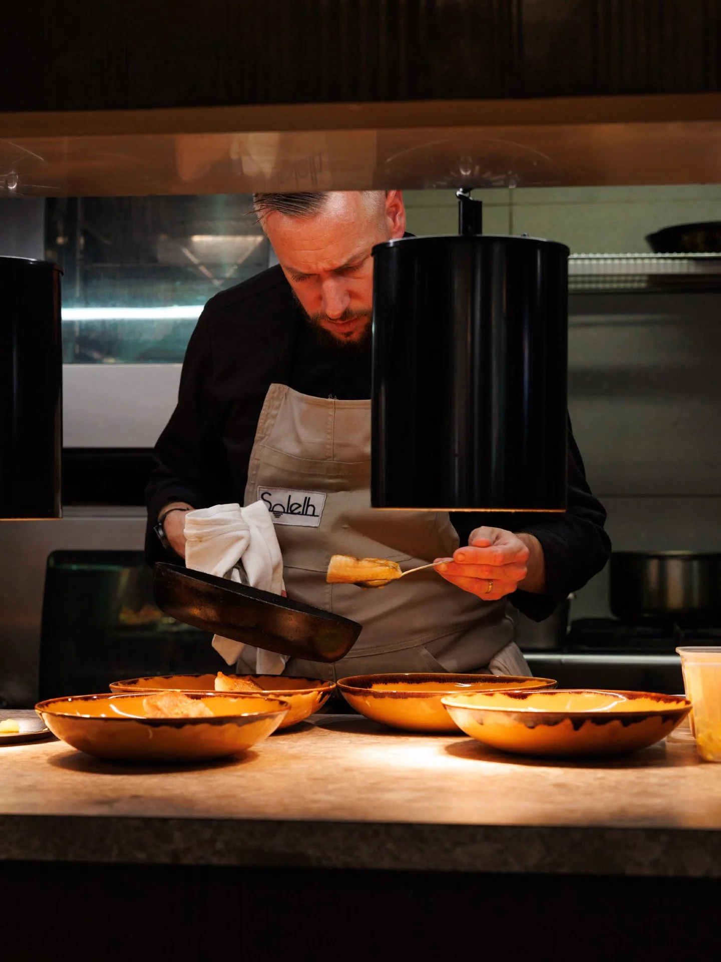 Toujours &agrave; la CARTE* cette semaine... mais plus pour longtemps 😍 ! 
👀 Swipe &agrave; droite, gros crush pour l'entr&eacute;e en 2e slide pas toi ?

🥳 Sinon, la Formule &agrave; 26&euro; est toujours dispo, le MIDI du Jeudi au Samedi !
*la C