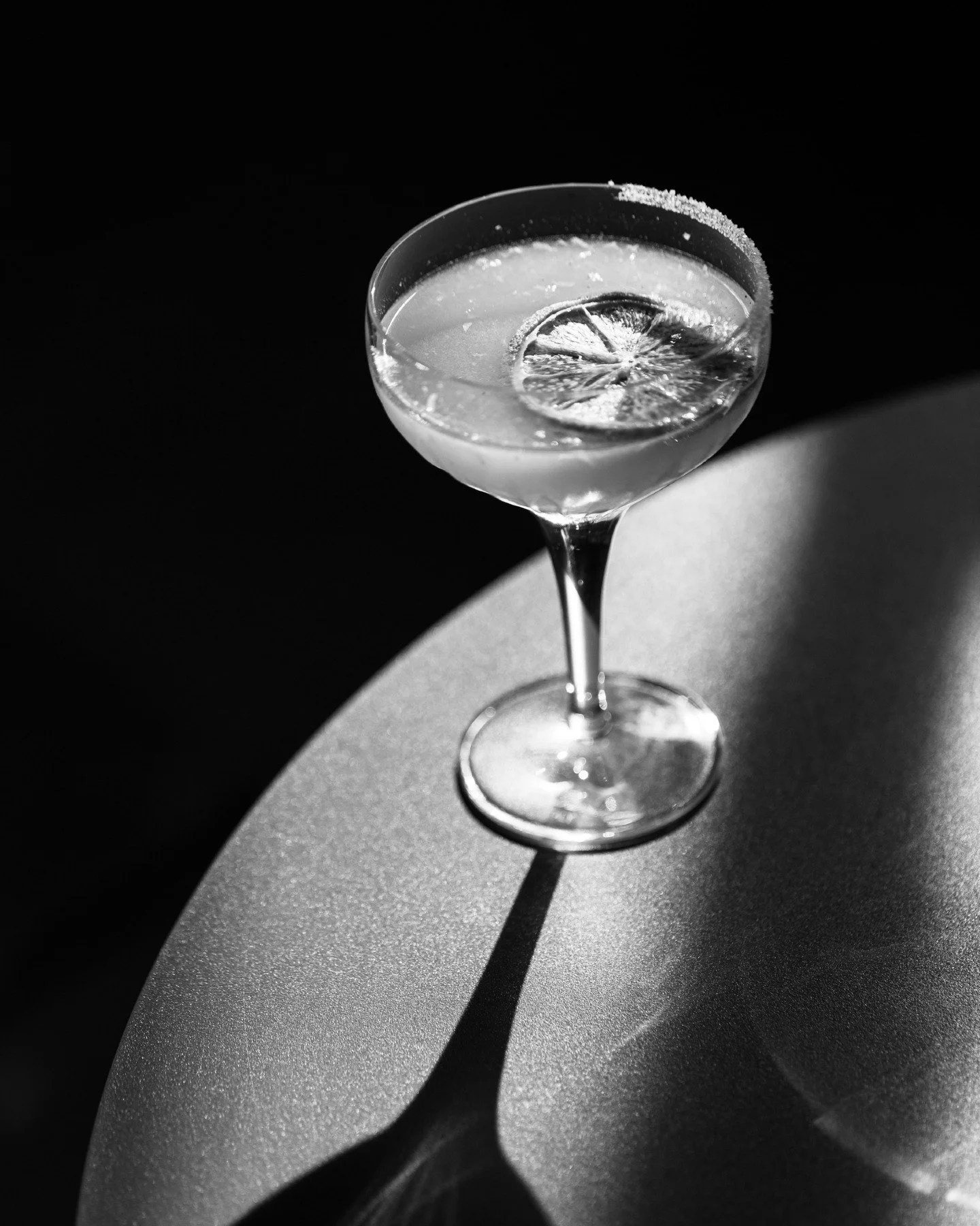 COCKTAIL TIME 🍹
Une envie de soleil ? On se branche finger food @solelhrestaurant ❤️&zwj;🔥.

Des bouch&eacute;es bien dor&eacute;es + un cocktail bien frais pour commencer les festivit&eacute;s... On tient peut-&ecirc;tre bien la recette du bonheur