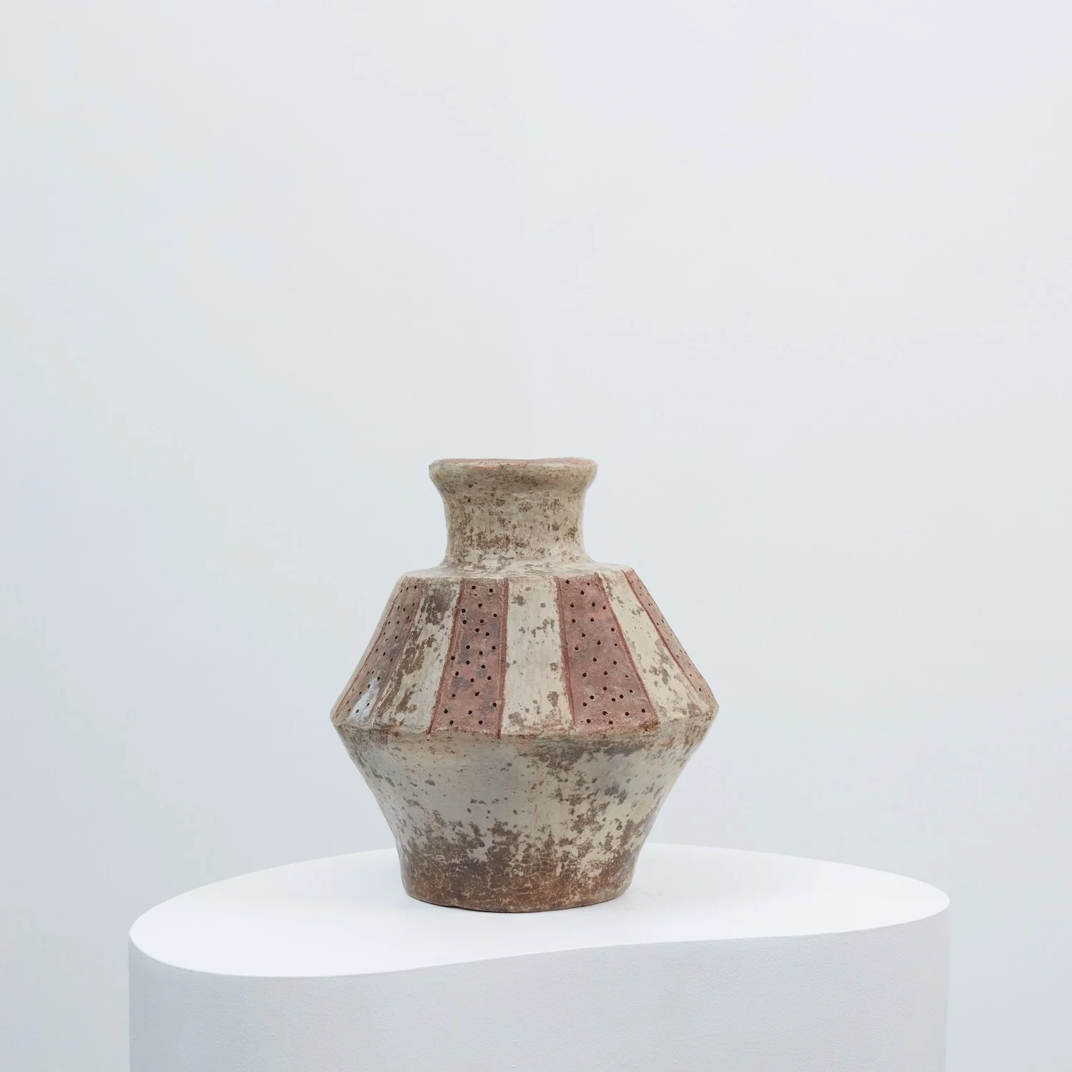 MAH_VASE047 B.jpeg