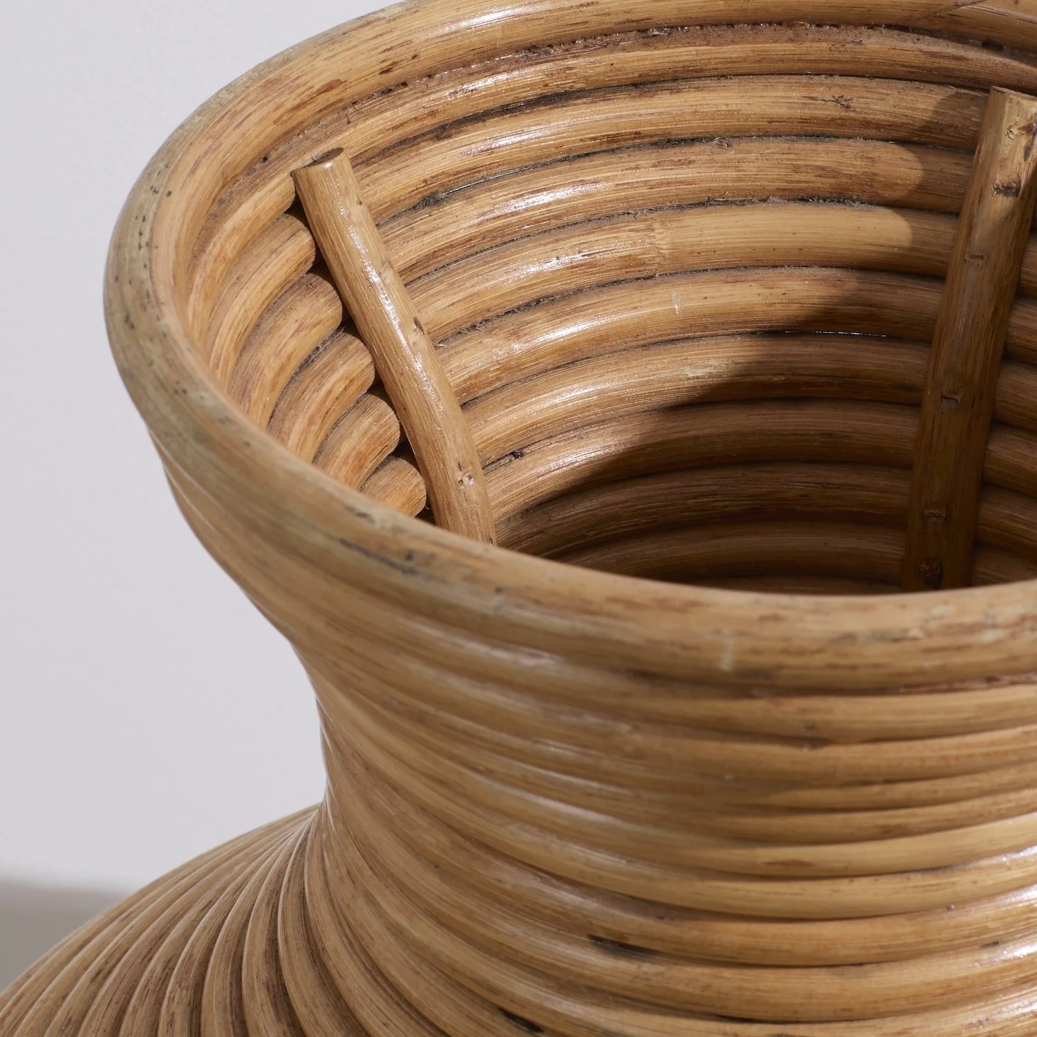 MAH_VASE085 B.jpeg
