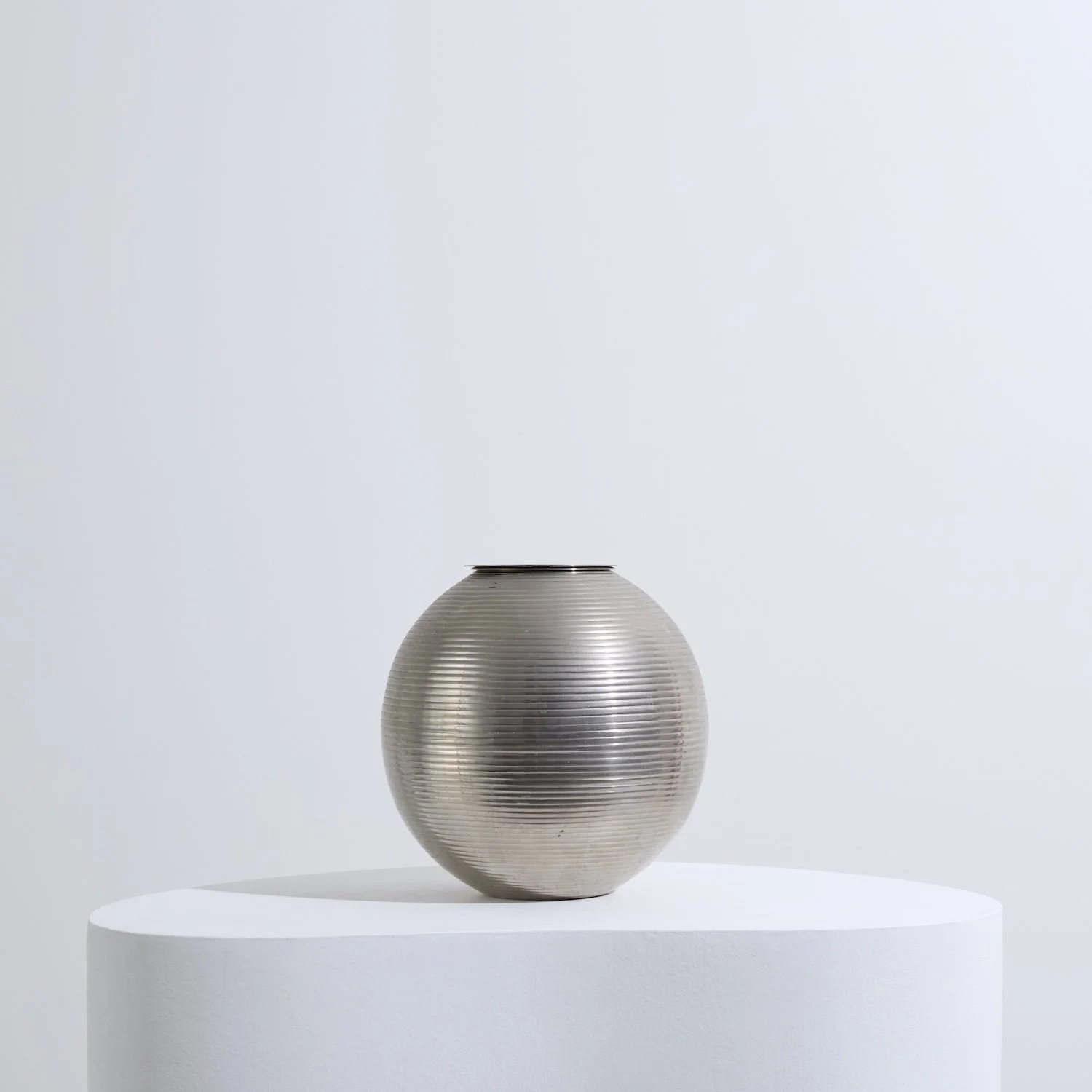 MAH_VASE090 A.jpeg