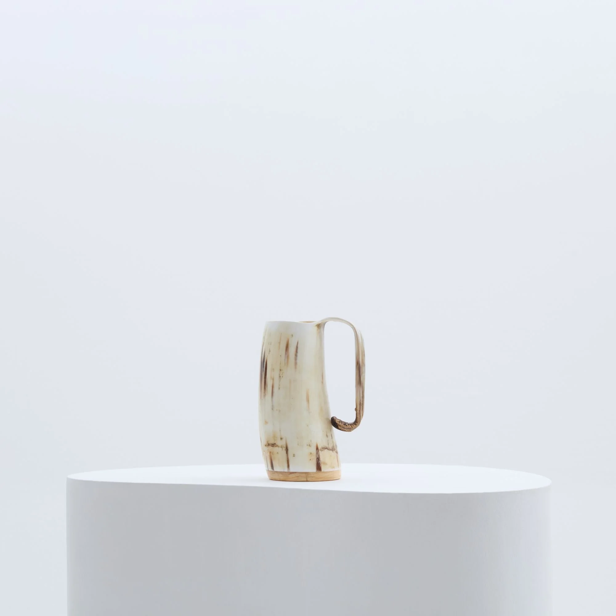 JUG017-01.jpg