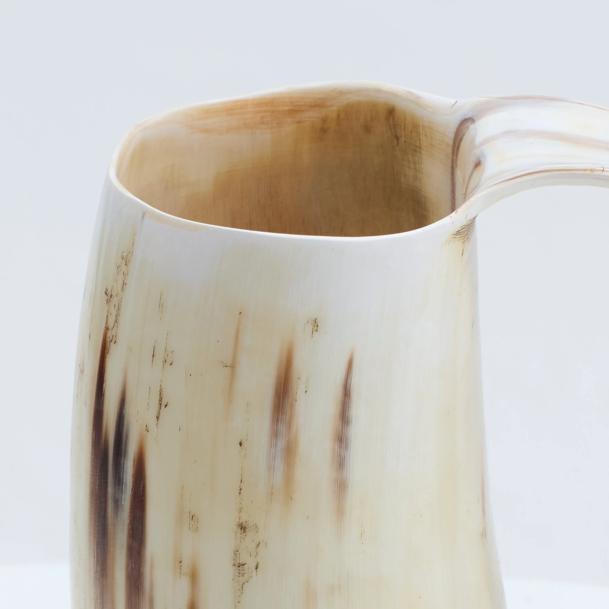 JUG017-04.jpg
