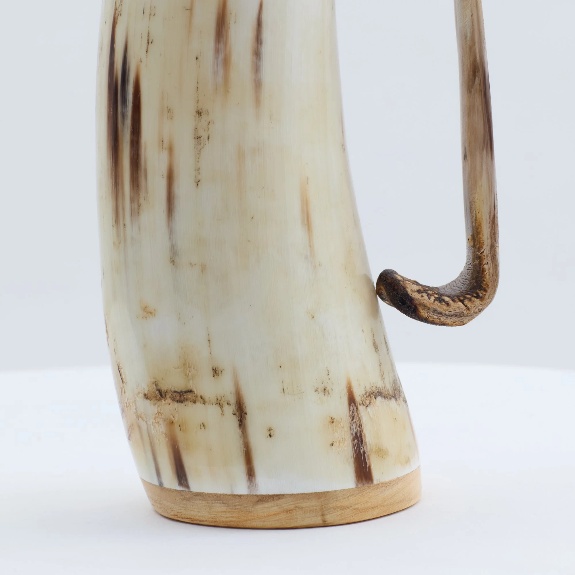 JUG017-05.jpg