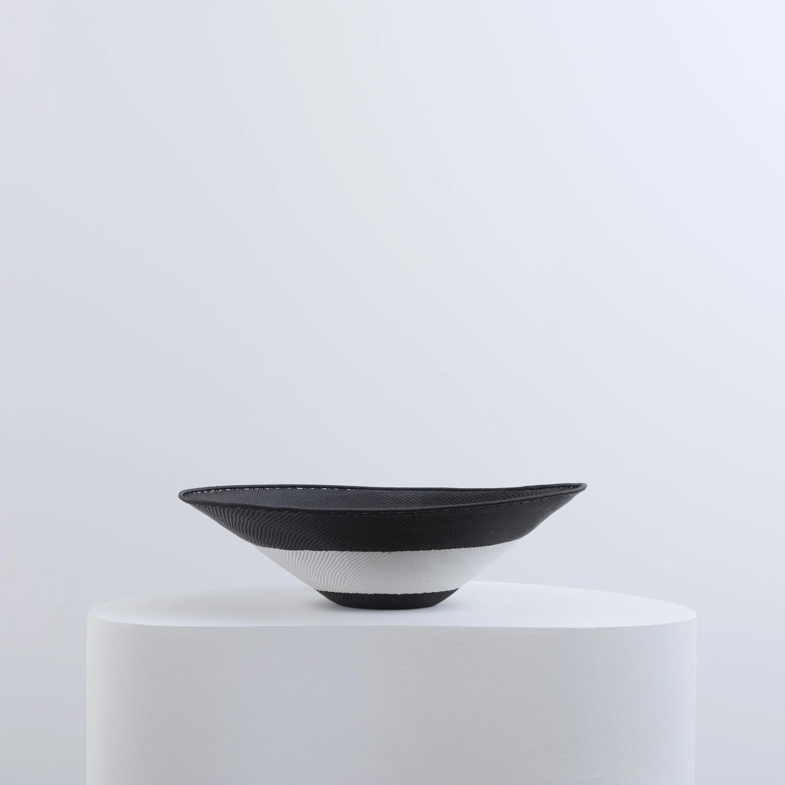 BOWL045_B.jpg