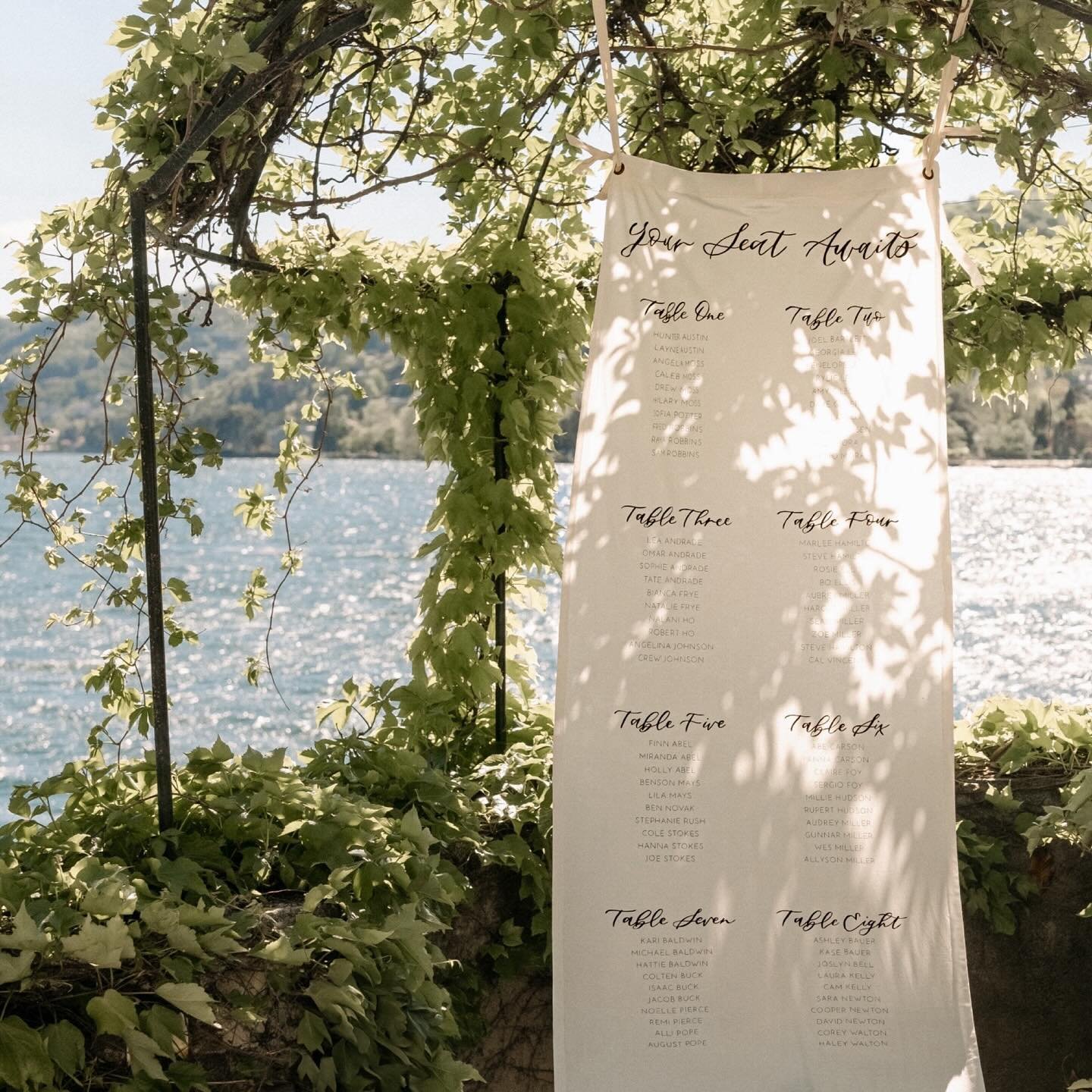 Hi, I&rsquo;m Allyson, and I&rsquo;m addicted to creating calligraphy pieces for styled shoots 🙋&zwj;♀️ I mean, who wouldn&rsquo;t be, when you get these amazing photos? I created a fabric welcome sign and seating chart for the @bellavitaretreats sh