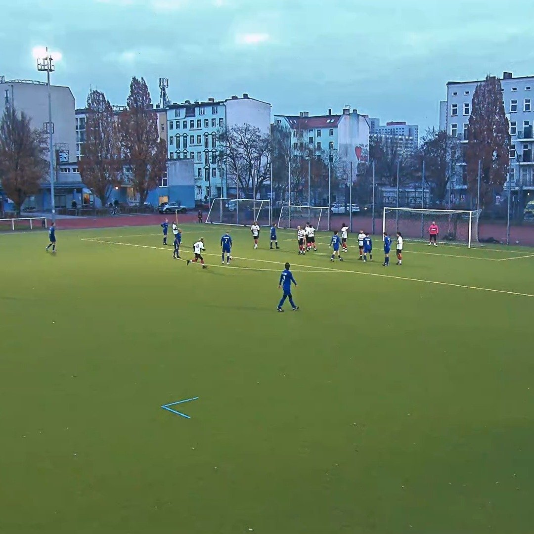 Highlights from the UNICORNS v Laterne.

1 - Big save by Webs.
2 - Thumping header by Paul.
3 - Slick Unicorn interplay.
4 - Andy's centre circle banger.