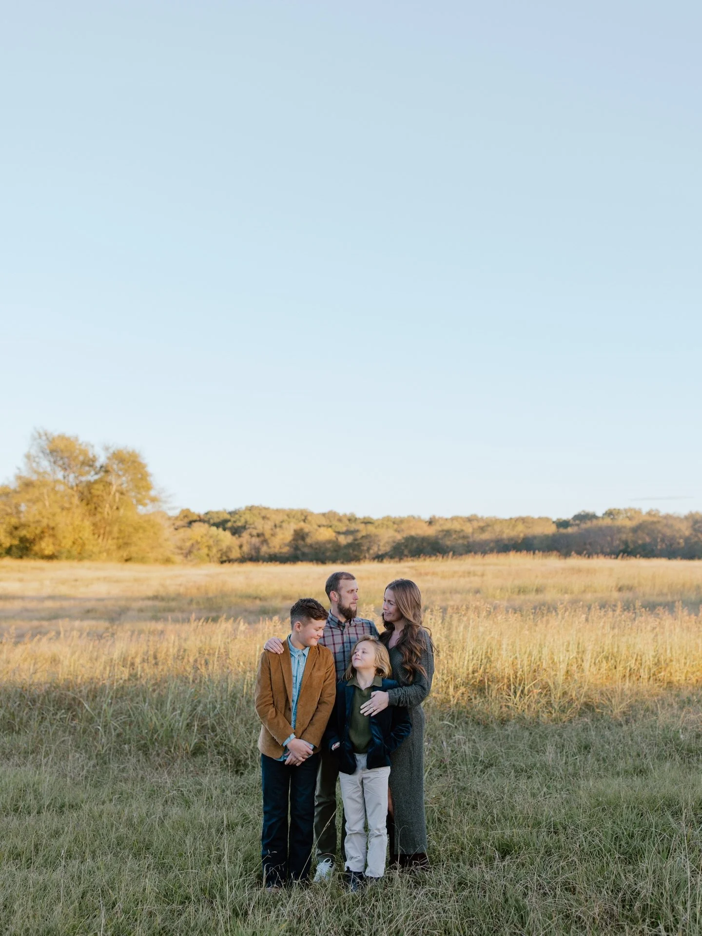 so many sweet family sessions this year!! 🤍