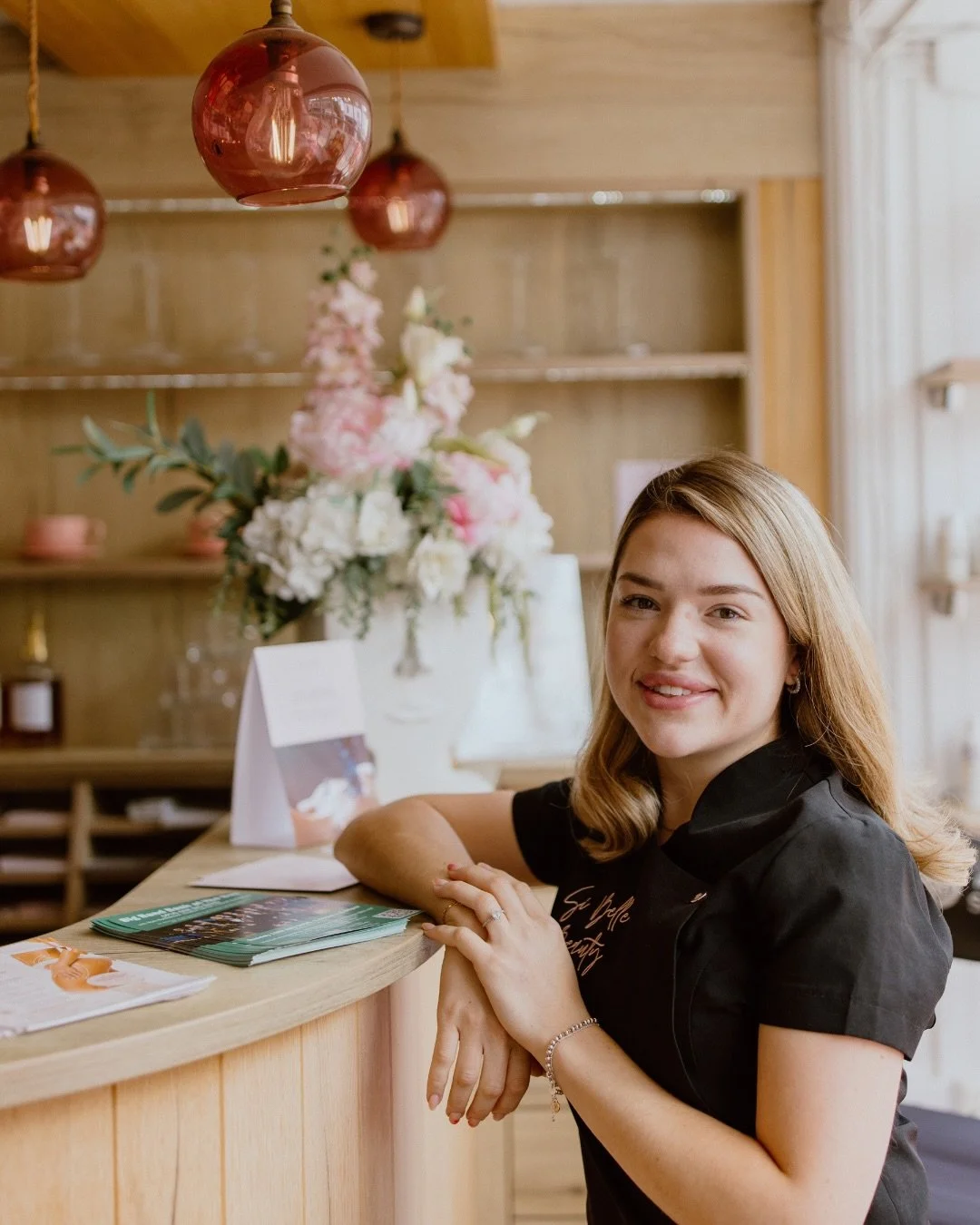 I have had such a wonderful time working with @sibellebeautyessex on their branding sessions! Both locations are stunning and all the ladies who work there are so sweet. Branding shoots are becoming a favorite. So much fun in bringing creativity and 