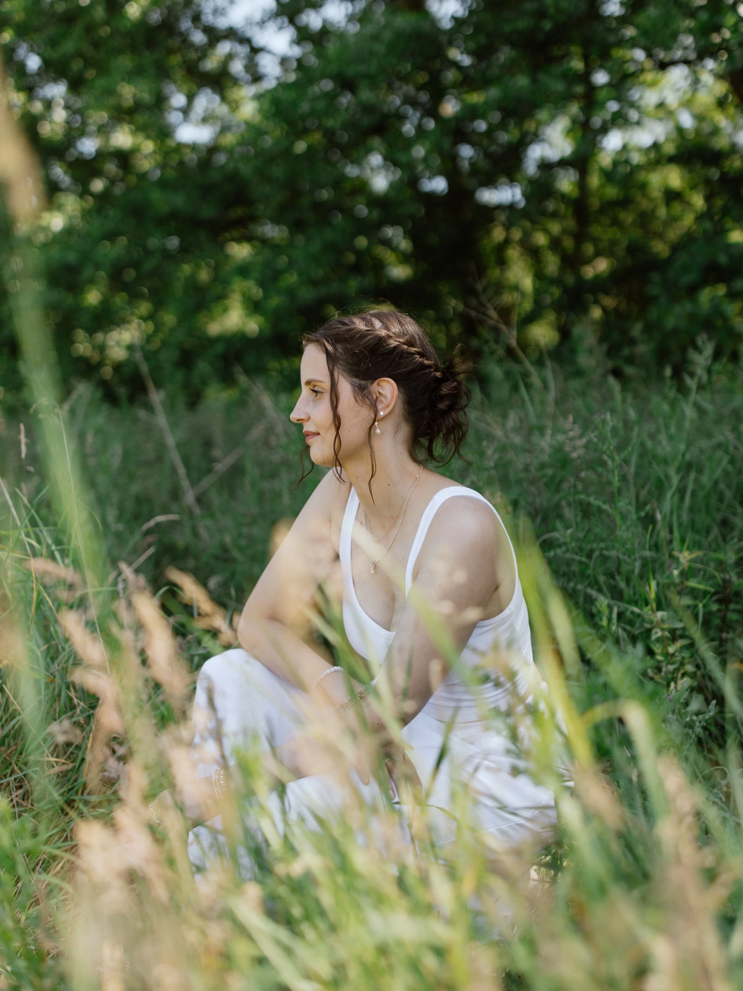 Lucy 🌞🌼✨

I had so much fun with Lucy during this portrait session! We got to adventure around in a sea of daisies &amp; sunshine. She&rsquo;s also a fellow creative &mdash; find her beautiful work here @snapdragonstudio_crafts 💛

#halstead #essex