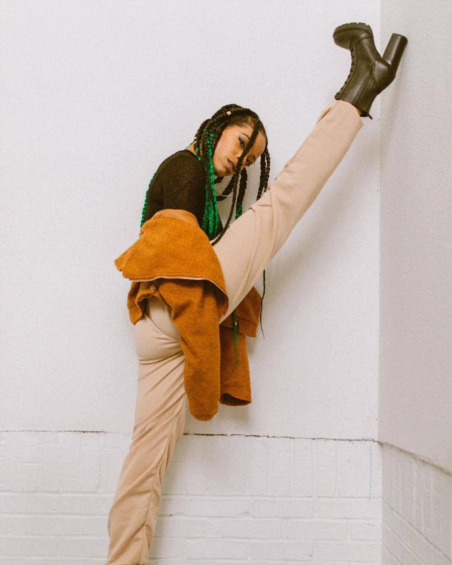 Don&rsquo;t forget to stretch your legs friends.
.
.
.
.
.
.
.
.
.
.
#shannoncoenphoto 
#atlantaphotographer 
#portraitphotographer 
#gaphotographer 
#georgiaphotographer
#georgiaportraitphotographer 
#portraitmood 
#atlantaportraitphotographer 
#dis