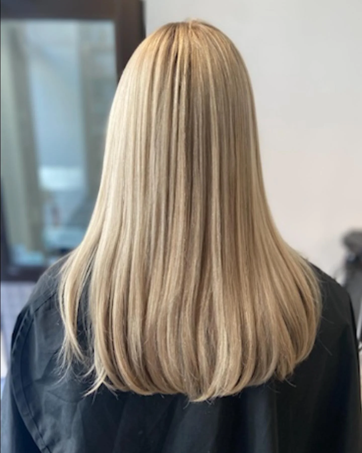 😍

#fris&ouml;rstockholm #hair #wella #color #mariatorget
#olaplexsweden #balayage #babylights #blond #blondehair #herrklippning #s&ouml;dermalm #fris&ouml;r #hornsgatan #highlights #haircolor #h&aring;r #toning #f&auml;rg #olaplex #brownhair #sling