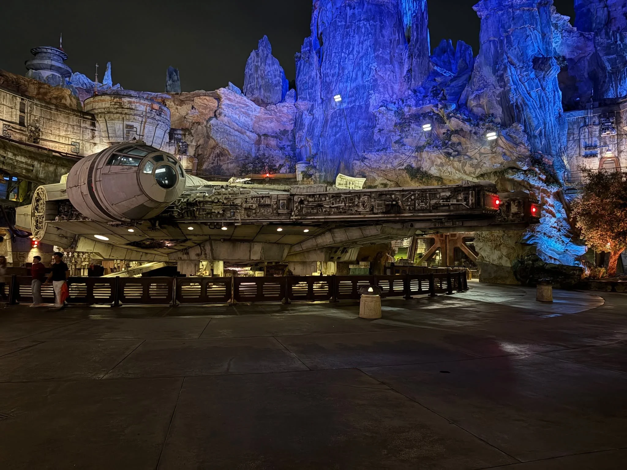 We're big Star Wars fans and are always inspired by immersive theme park storytelling. ✨

Spotted and snapped the Millennium Falcon while visiting the outpost at Batuu 😉

Happy May the 4th!

#MayThe4th #StarWarsDay #GalaxyEdge #DisneyWorld #Immersiv