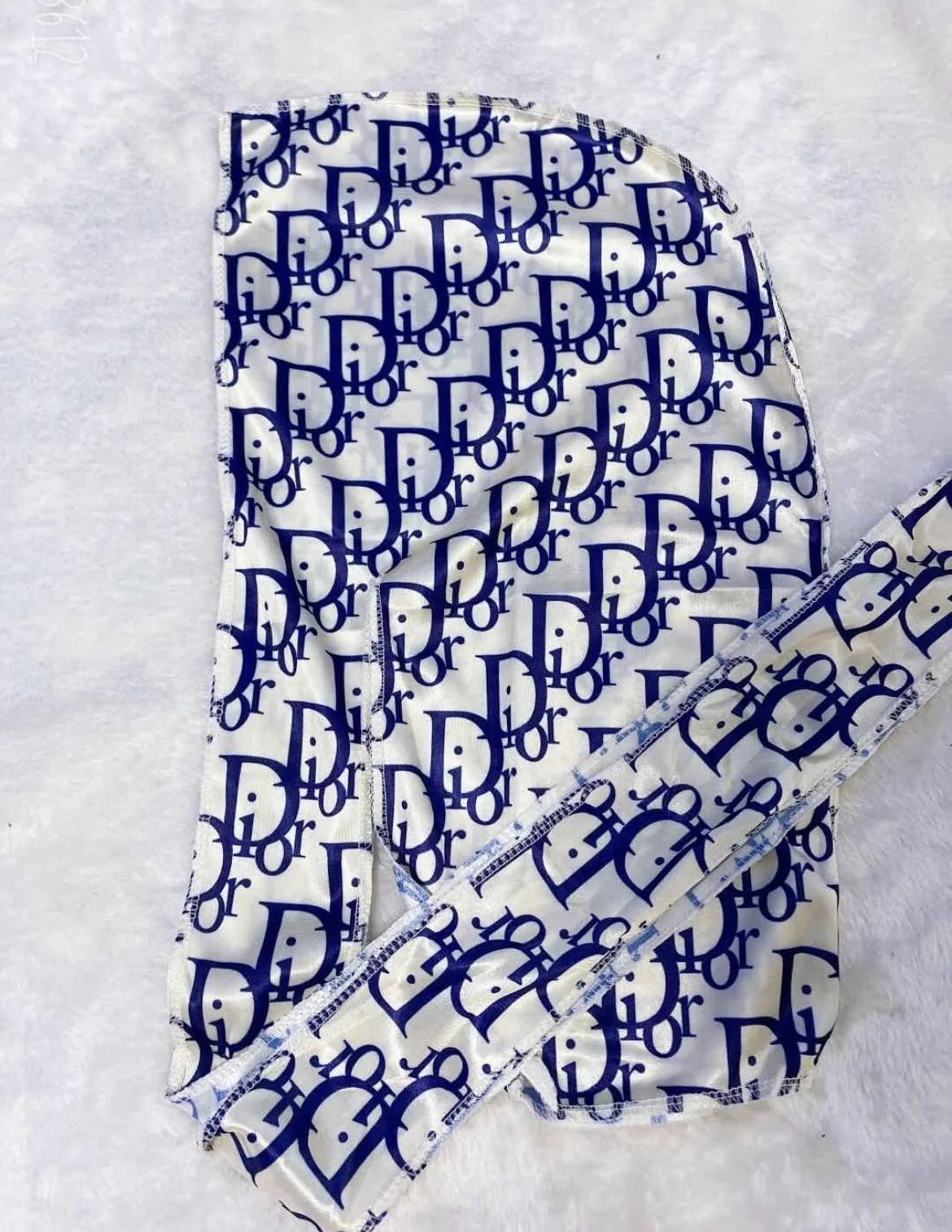 46D69ED1-45CF-4043-AE2C-2CE2AE6FBFA9