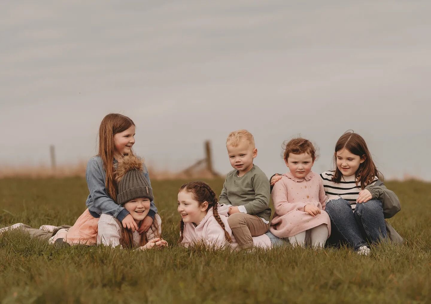 How do I get six kids to settle for a photograph together? Have them do rolypoly races down a grass hill and wait for them to eventually flop....obviously! 😂🙈

Love an extended family photography session in the beautiful landscapes we have in Aberd