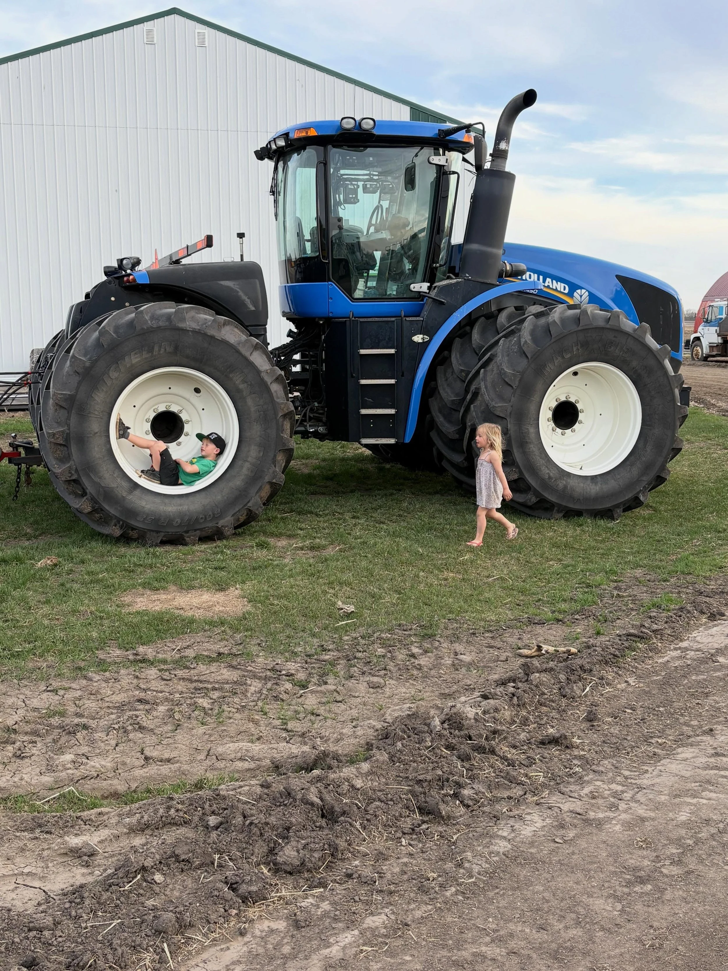 Note to self: while doing safety checks, look for Bo napping in a wheel well 🤦🏻&zwj;♂️🤣

#ToewsAndBale #Haybales #Farming #FarmKids #FunnyFarmMoments