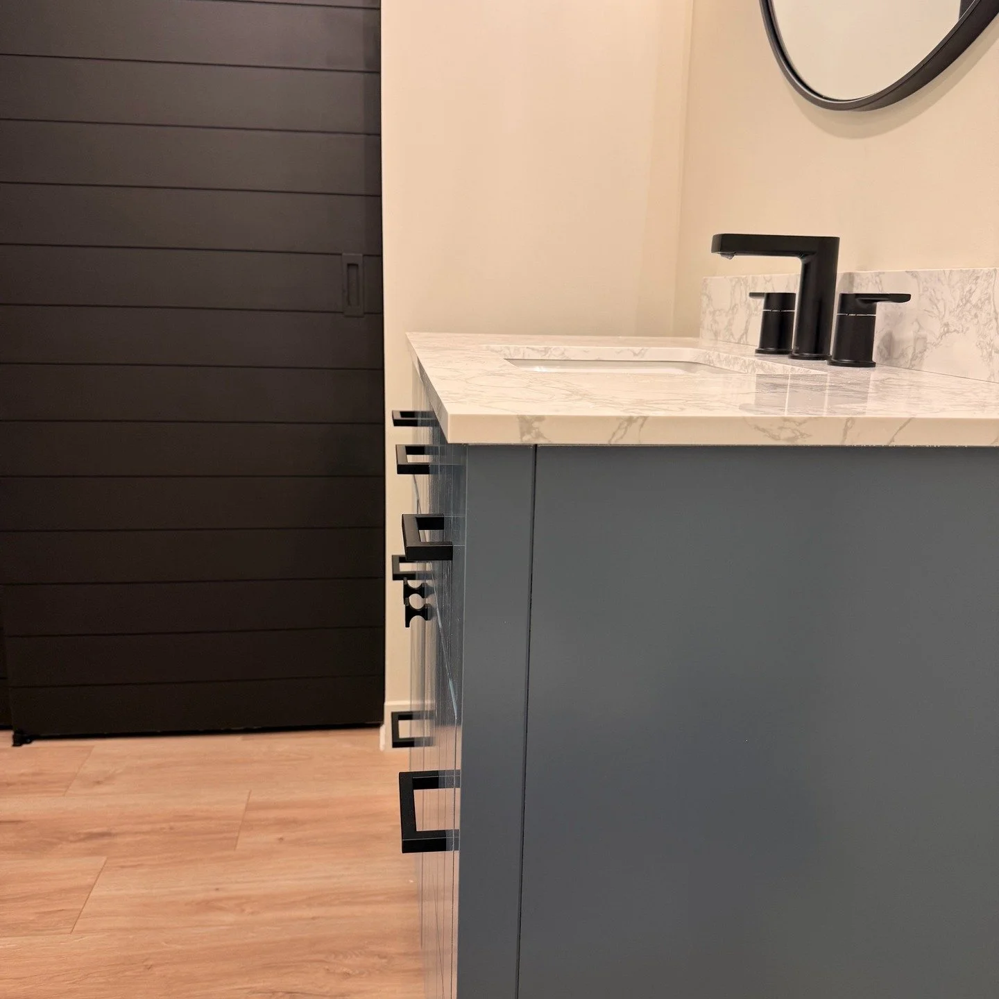 Photo tease time!

Final cleaning and photos are tomorrow 🙌🏻✨

📍Nautical Basement Remodel, Maple Grove

Bonus: Another cameo from our supurrrvisor 🐾