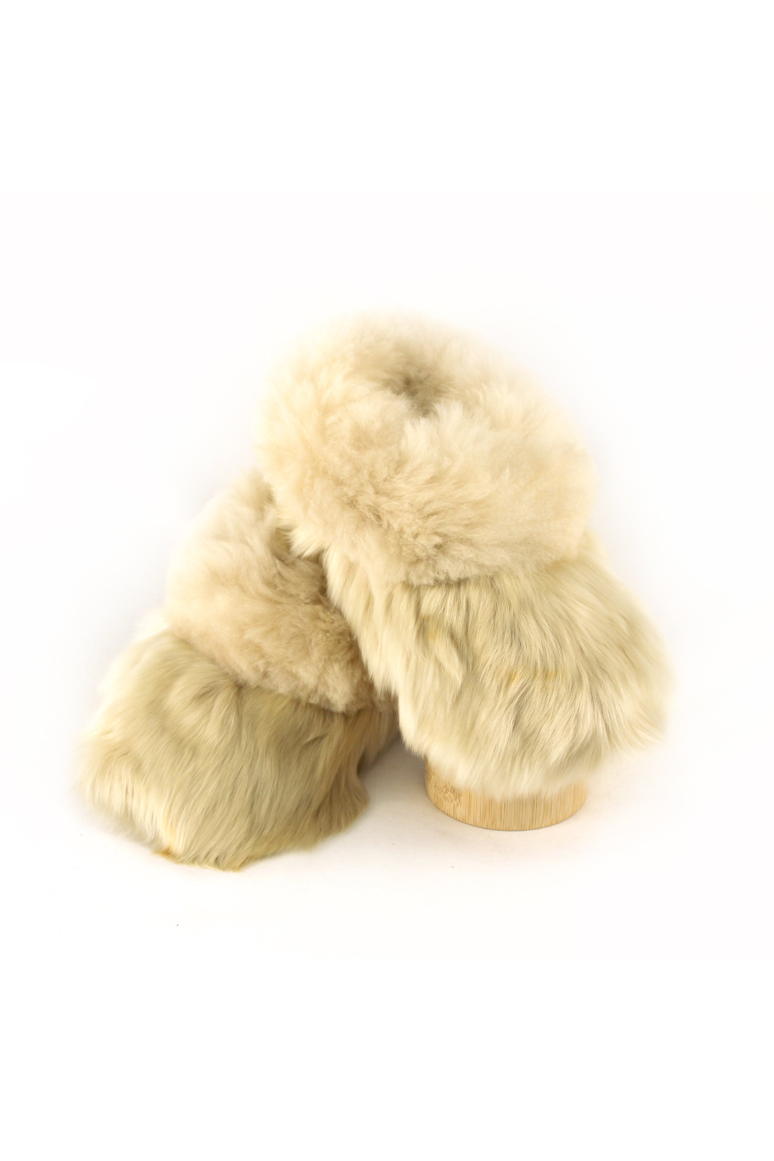 FREE SHIPPING USA Canada Europe Best Alpaca Slippers Unisex - Etsy |  Sleeping outfit, Alpaca slippers, Alpaca leather