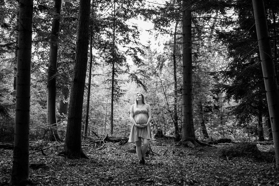 🌲🌲🤰🌲🌲
.
.
.
#canon #theportraitpr0ject #portrait #photoshoot #exploremore #forevermagazine #dreamermagazine #777luckyfish #fivesixmag #realismag