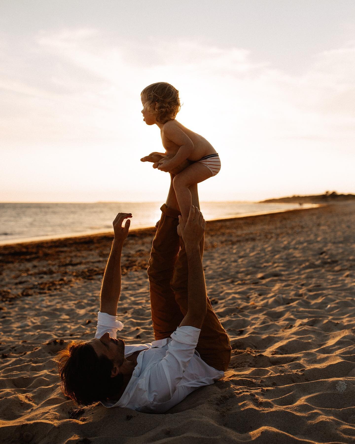 J&rsquo;aime les &laquo;&nbsp;moments&nbsp;&raquo; plus que la &laquo;&nbsp;photographie&nbsp;&raquo;

Les journ&eacute;es raccourcissent en ce moment, c&rsquo;est parfait pour se faire des sunsets en famille et ne pas rentrer trop tard 👨&zwj;👩&zwj