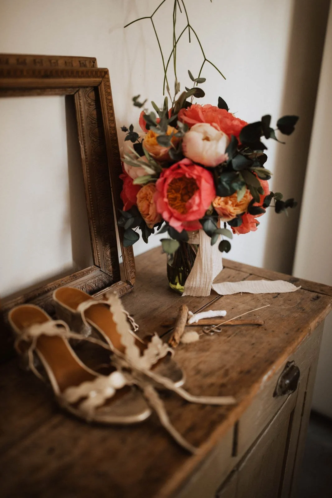 marylise-bridal-dress--nicolas-bellon-ile-de-re-photographe-mariage-storytelling-001.jpg