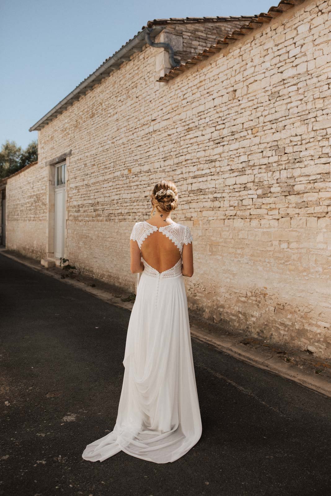 marylise-bridal-dress--nicolas-bellon-ile-de-re-photographe-mariage-storytelling-010.jpg