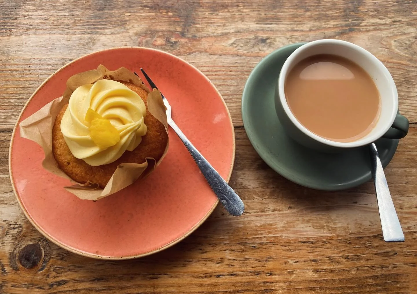 Tea &amp; cake from @kin_bakehouse to celebrate the re-opening of my doodle shop 🙌😋🌈 happy Tor 🥰