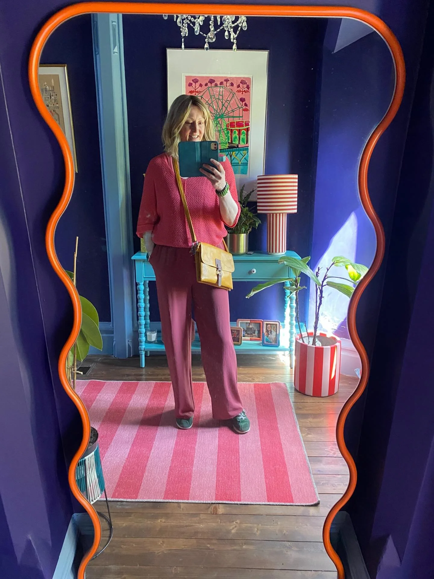 I&rsquo;m just back from a lovely overnight stay in Kendal visiting an old friend. Sarah runs @chezbaker_interiors and also writes an interior design column in Cumbrian Life! I had the pleasure of staying in her gorgeous colourful home, catching up o