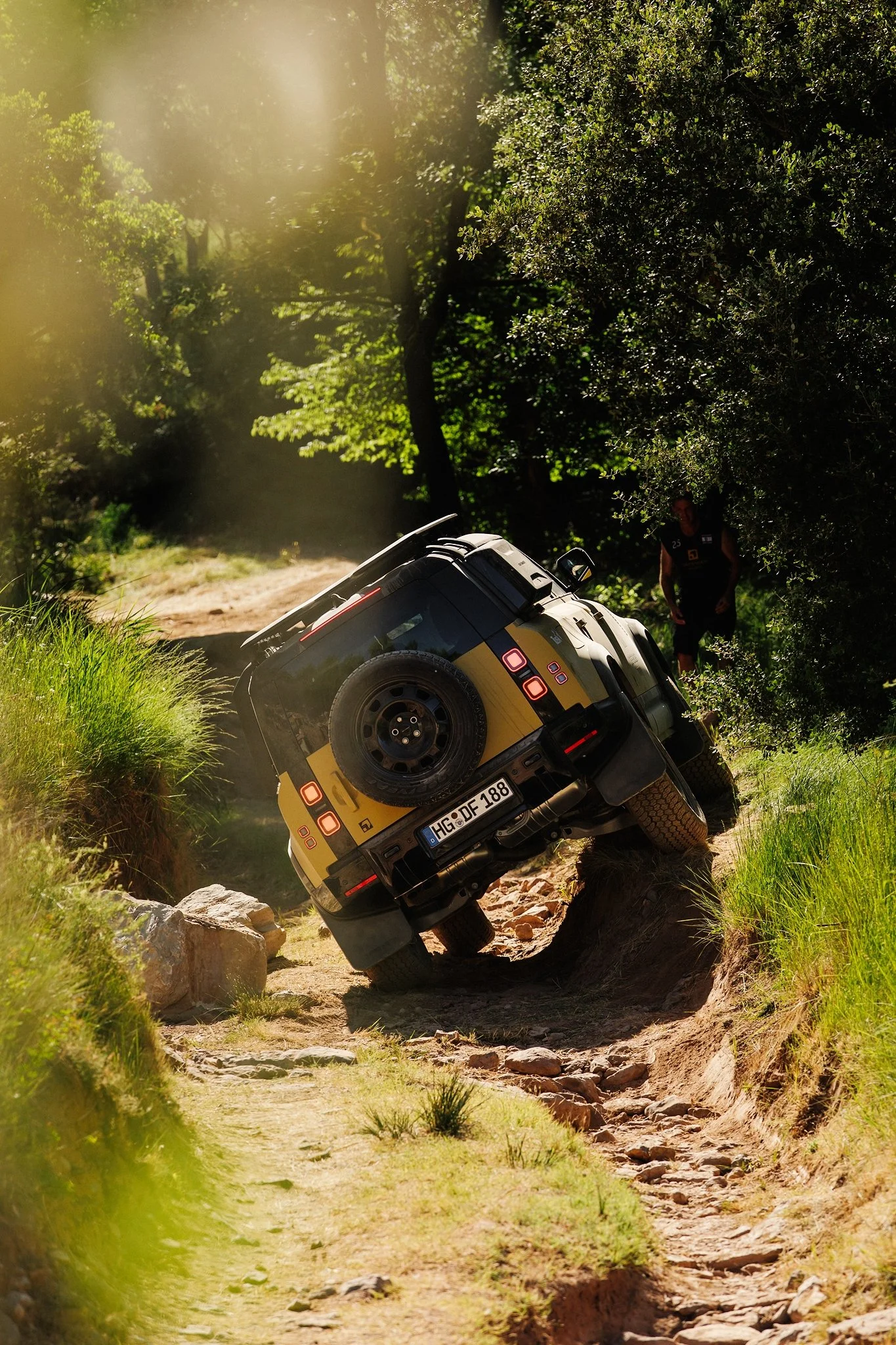 566_Defender Trophy Sels_Europe_R5.jpg