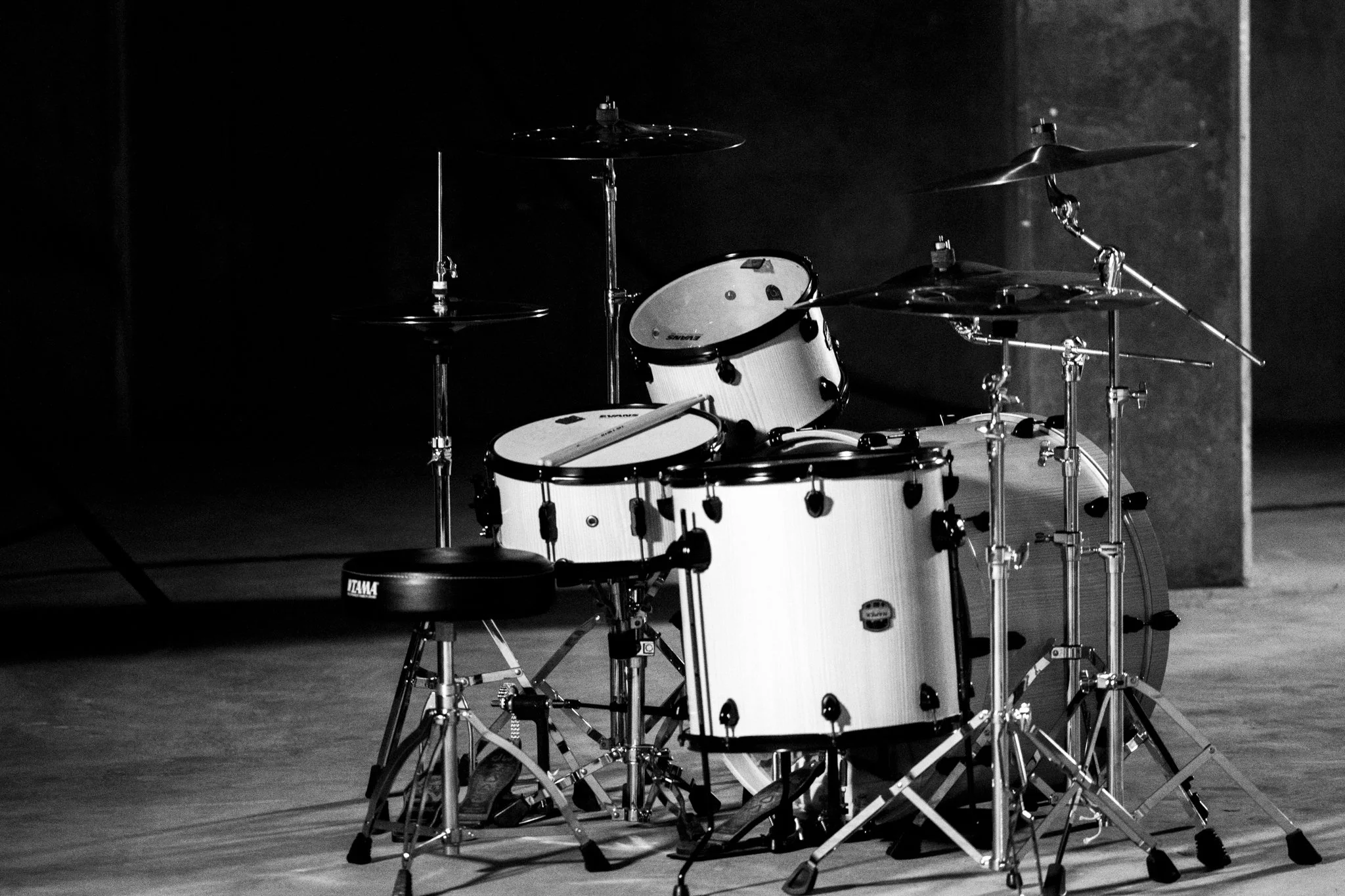 Bite down 2048 black and white_6.jpg