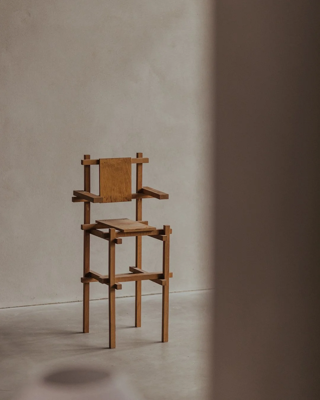 children's chair in the manner of Gerrit Thomas Rietveld made of wood