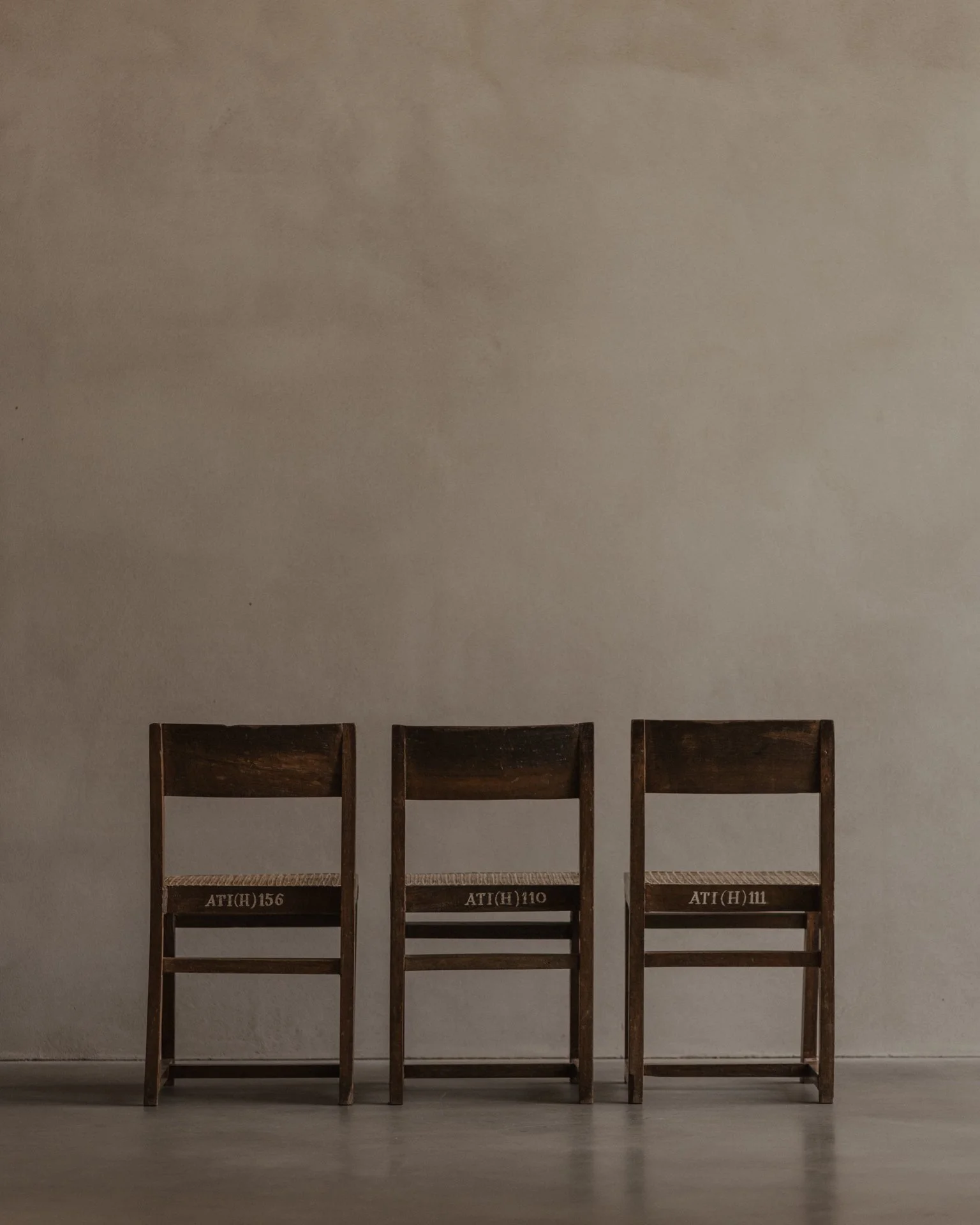 Authentic PJ-SI-54-A box chairs by Pierre Jeanneret - Chandigarh - India - Bicci de Medici - Design Gallery