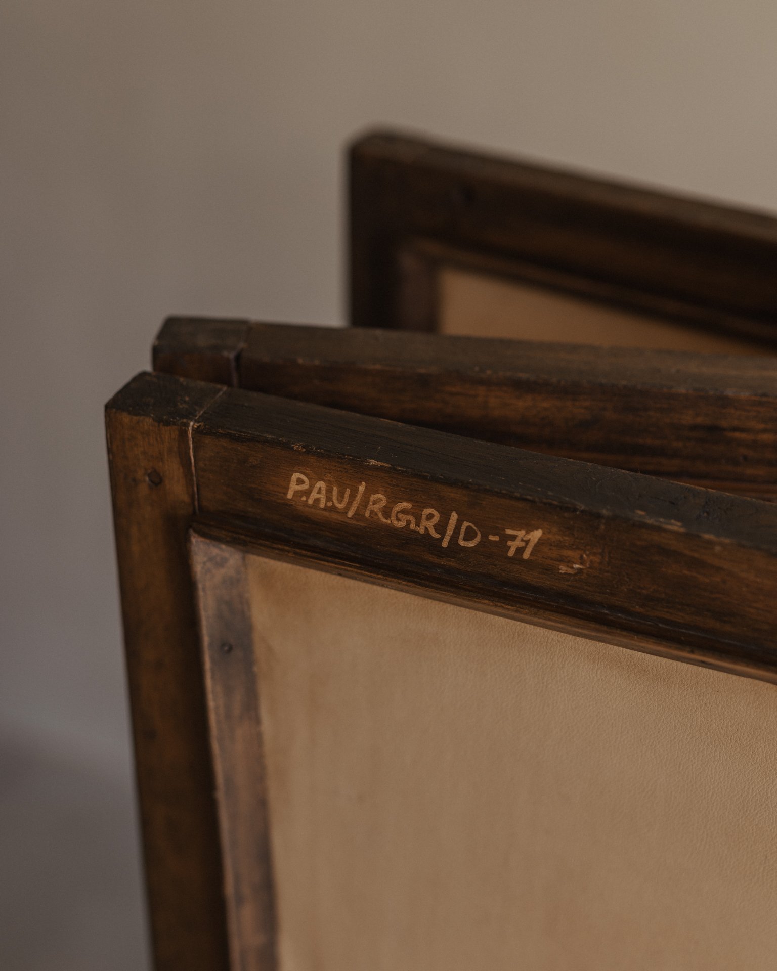 Pierre Jeanneret PJ-DIVERS-01-A three-panel folding screen, c. 1957–58, solid teak frame with beige, butter-yellow and peach Skai upholstery, Chandigarh, India