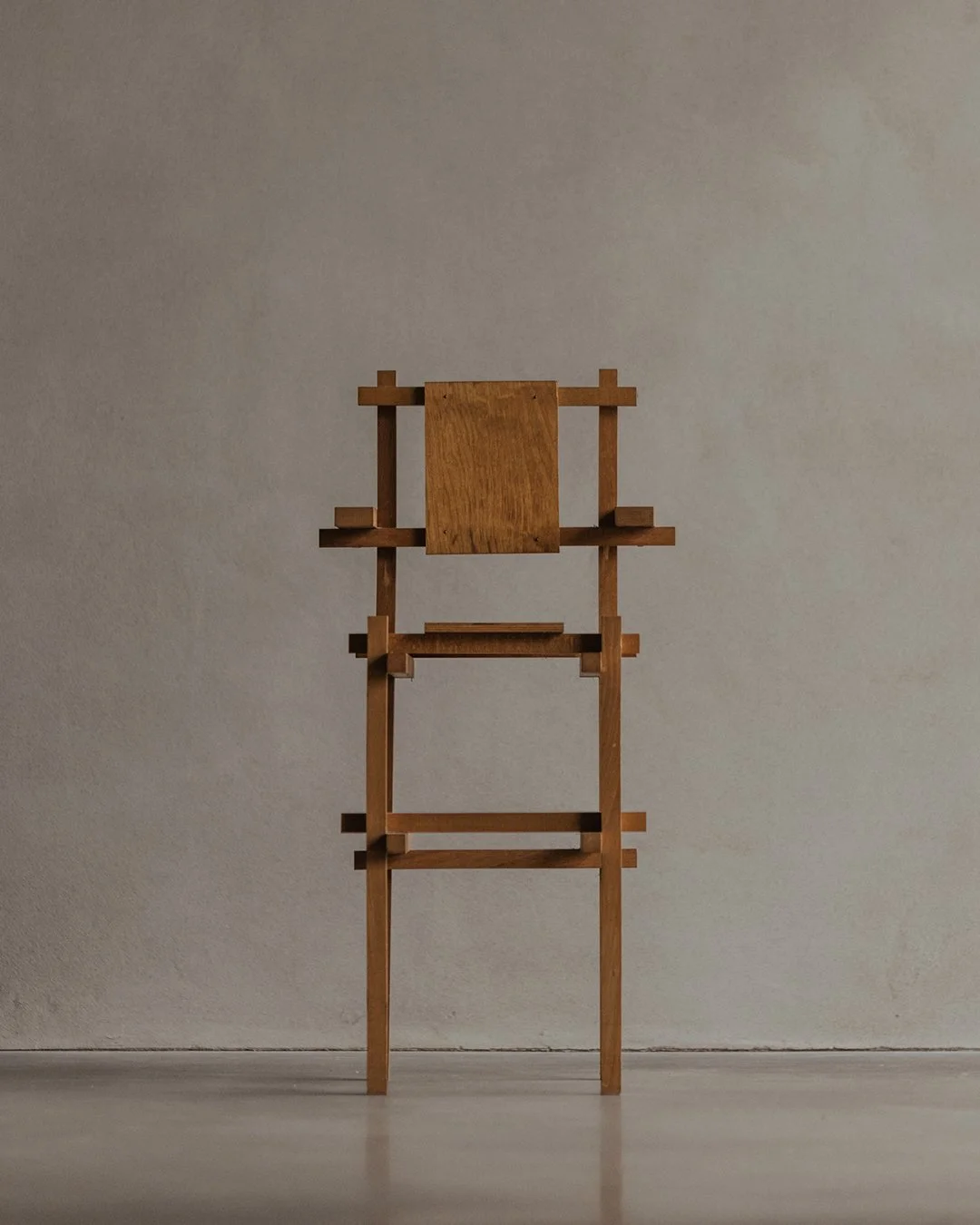 children's chair in the manner of Gerrit Thomas Rietveld made of wood