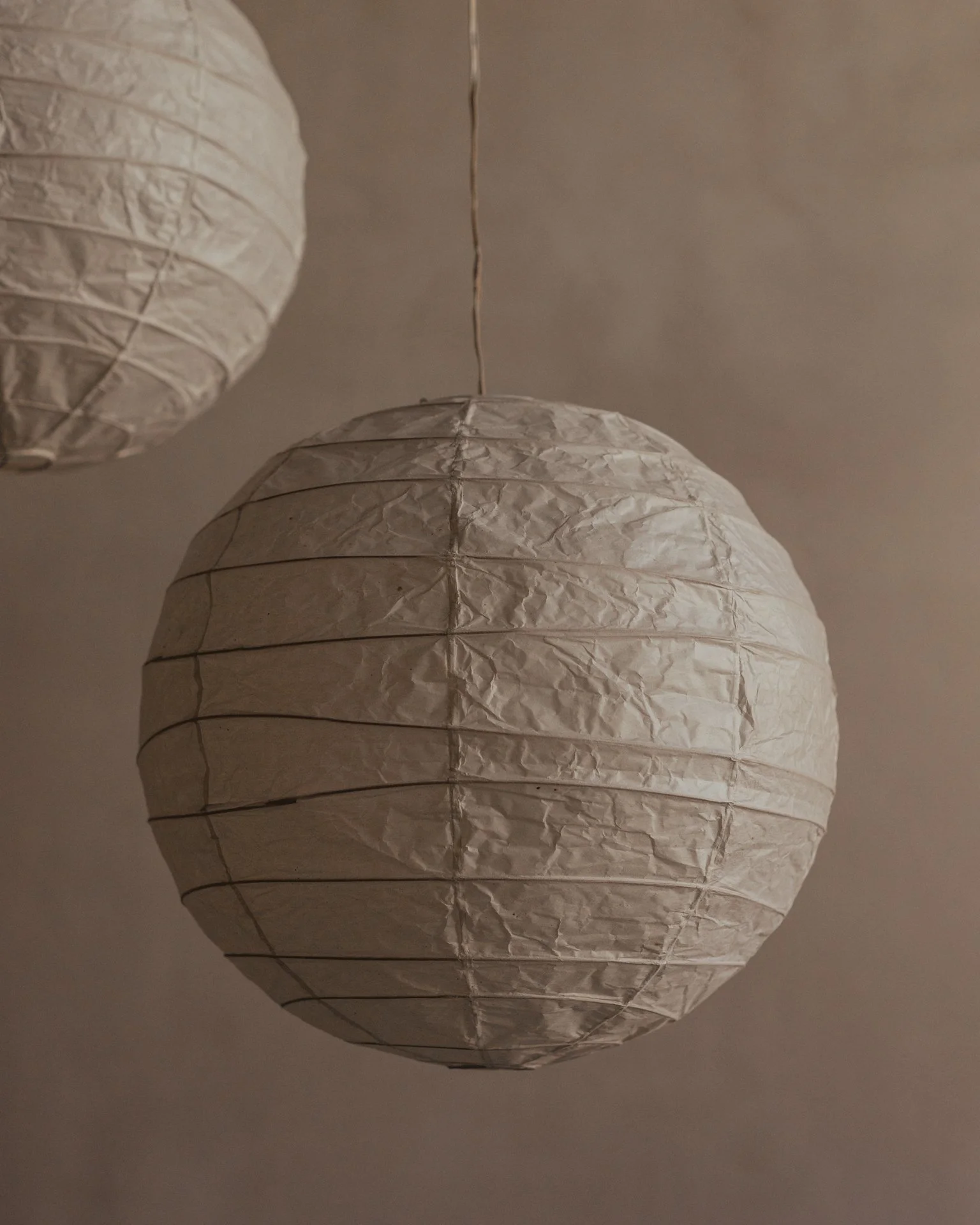 Akari 19D lamp showing sculptural washi paper form