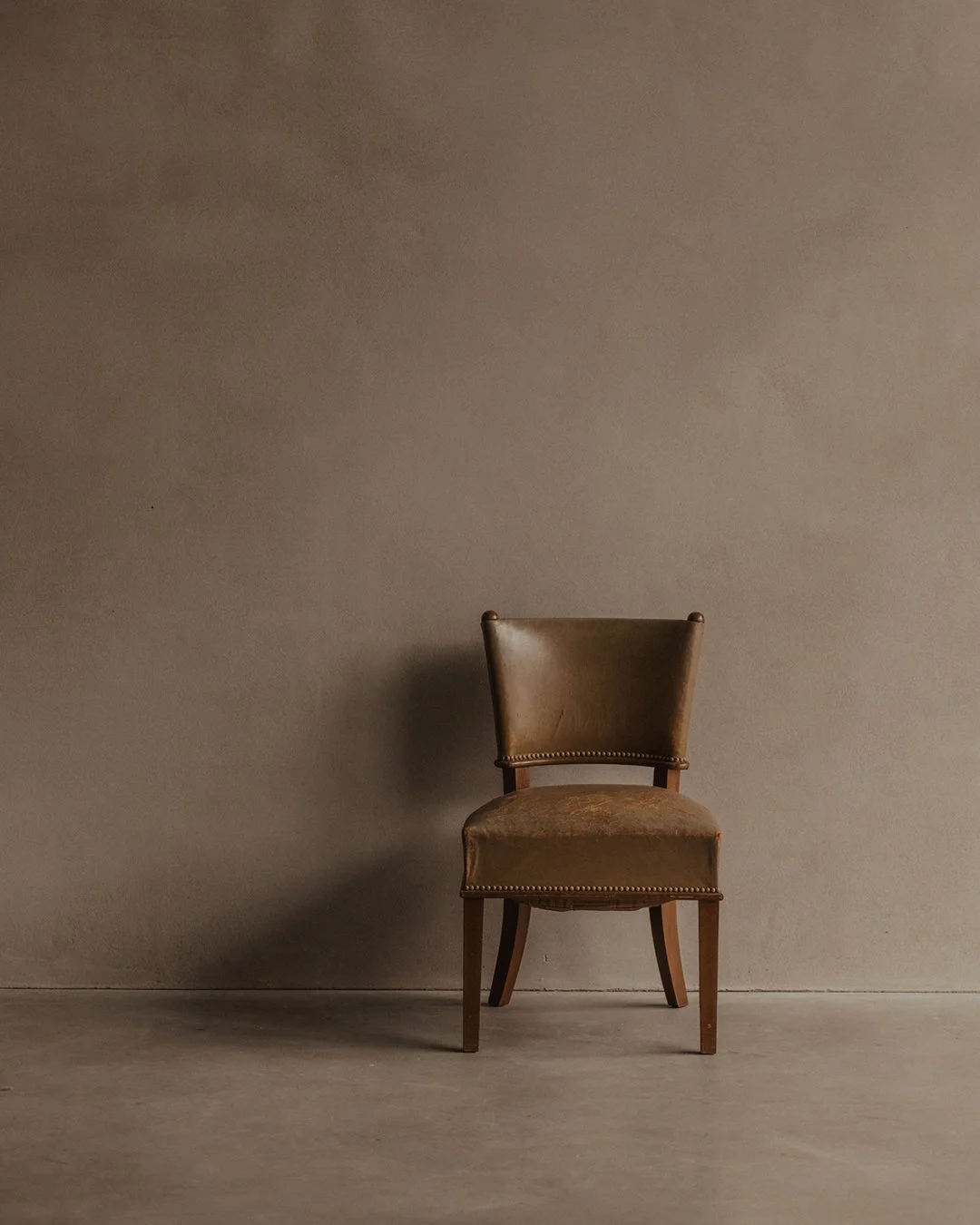 Traditionalist Chair by J.J.P. Oud in walnut with original vintage leather upholstery, 1950s