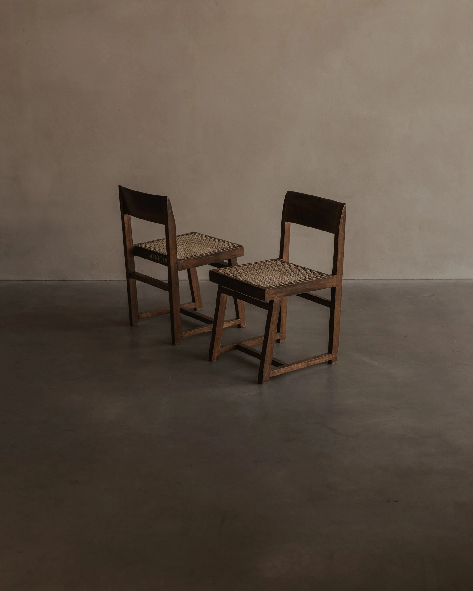 Authentic PJ-SI-54-A box chairs by Pierre Jeanneret - Chandigarh - India - Bicci de Medici - Design Gallery