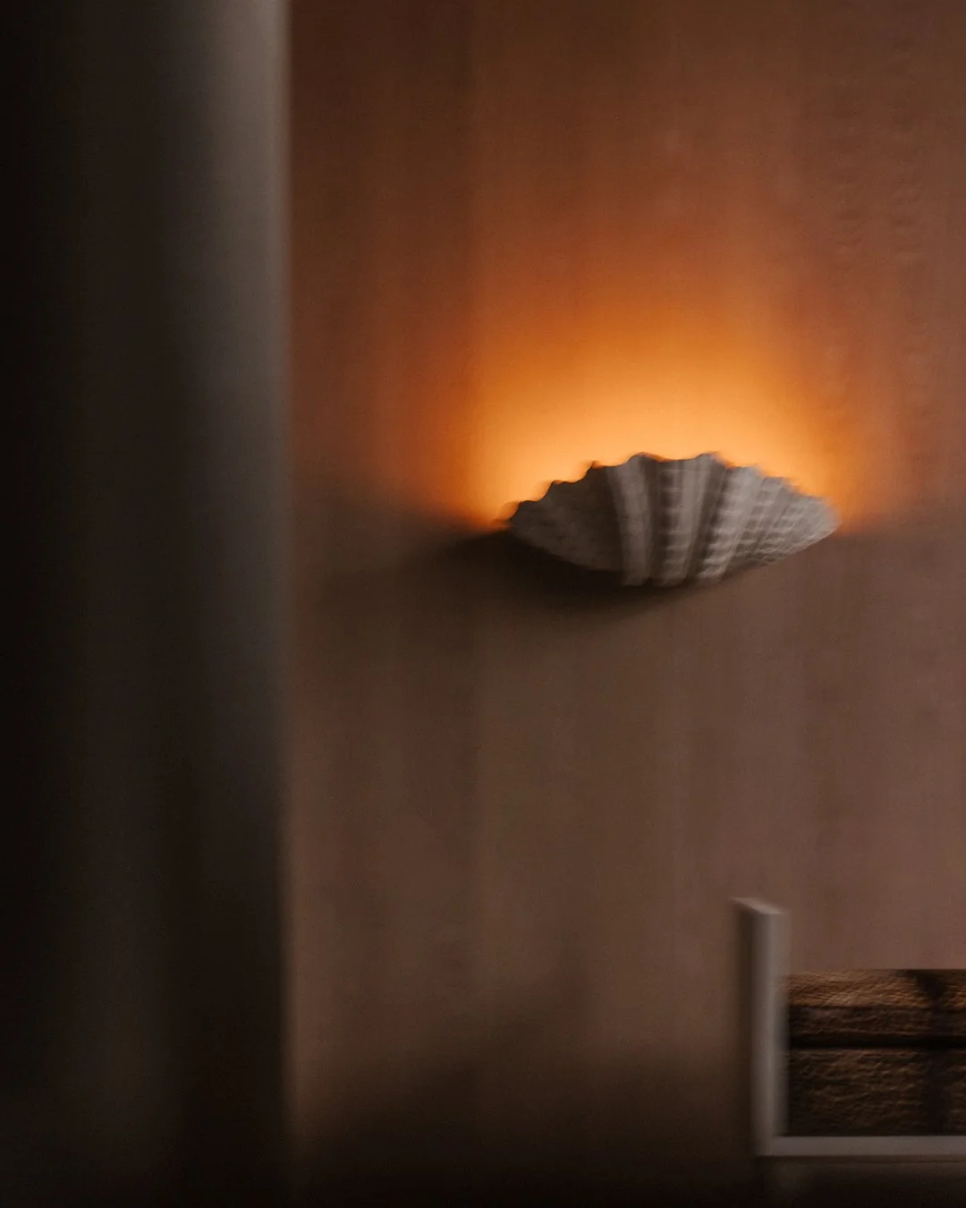 Plaster wall lamp with gentle back-glow, in a style found in rooms by Syrie Maugham, Jean-Michel Frank, Frances Adler Elkins and Serge Roche Bicci de Medici Gallery