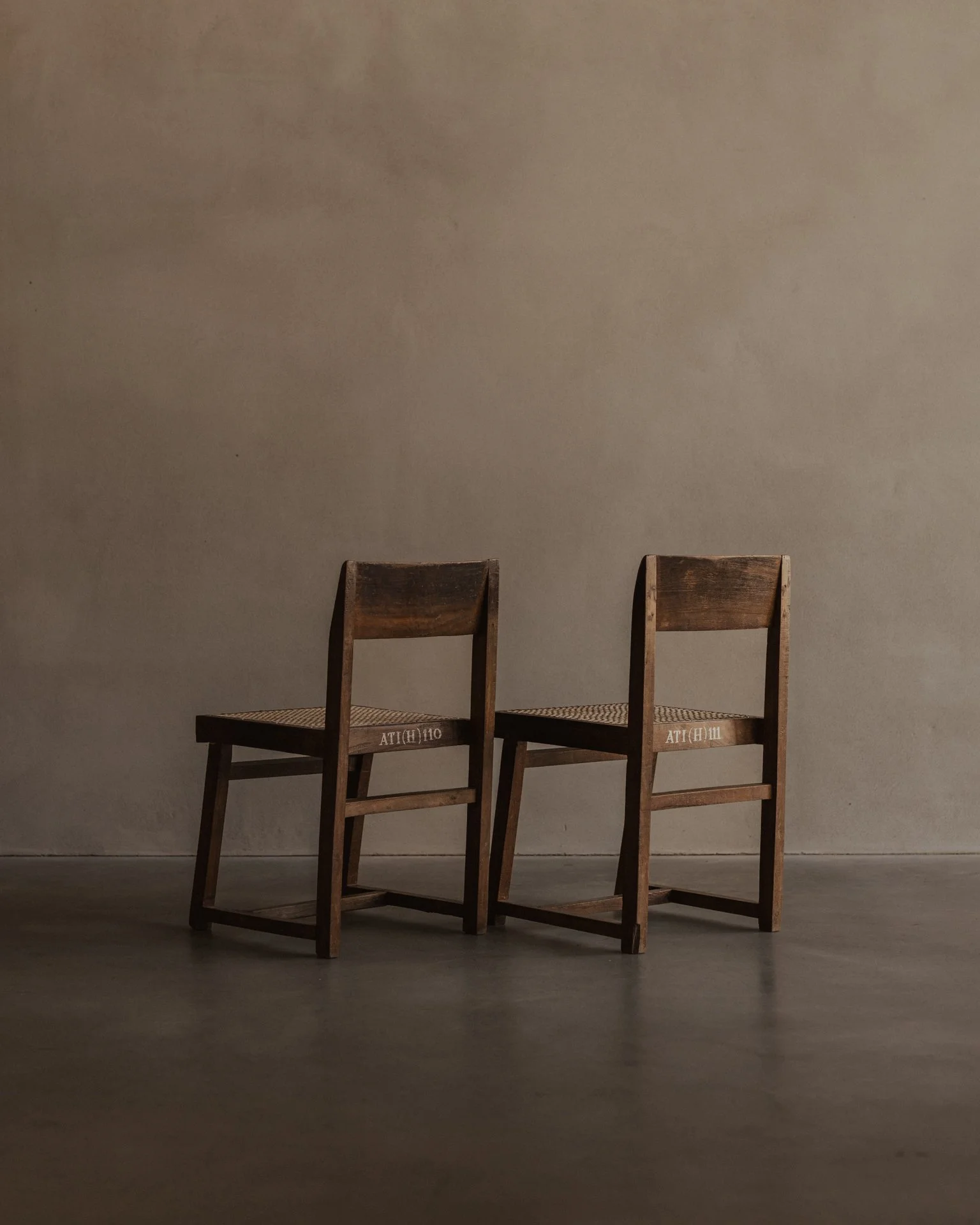 Authentic PJ-SI-54-A box chairs by Pierre Jeanneret - Chandigarh - India - Bicci de Medici - Design Gallery