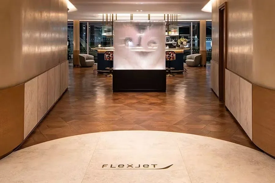 flexjet-lounge-entrance.webp
