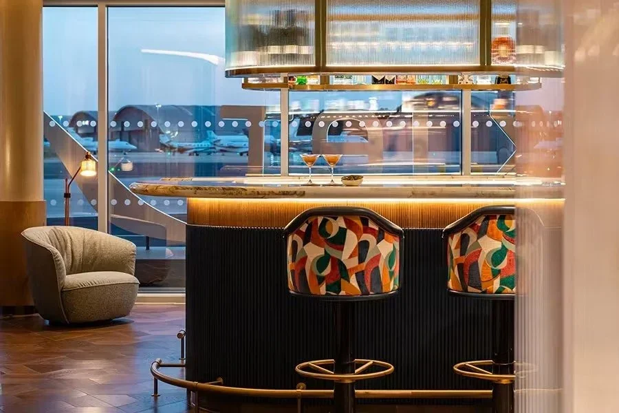 Bar in the Flexjet passenger lounge at Farnborough Airport