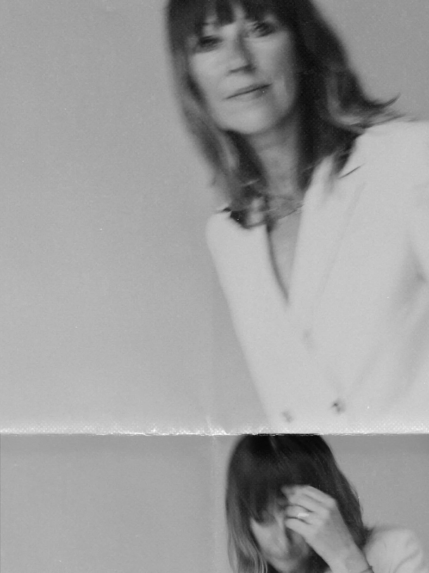 A hat-trick… all in! So be it!
@thecolettemcbeth was a delight to work with.
I'm hosting a portrait session in late August at this studio in central Brighton. Want to book a half-hour slot? Get in touch!
#personalbrandingphotography #editor