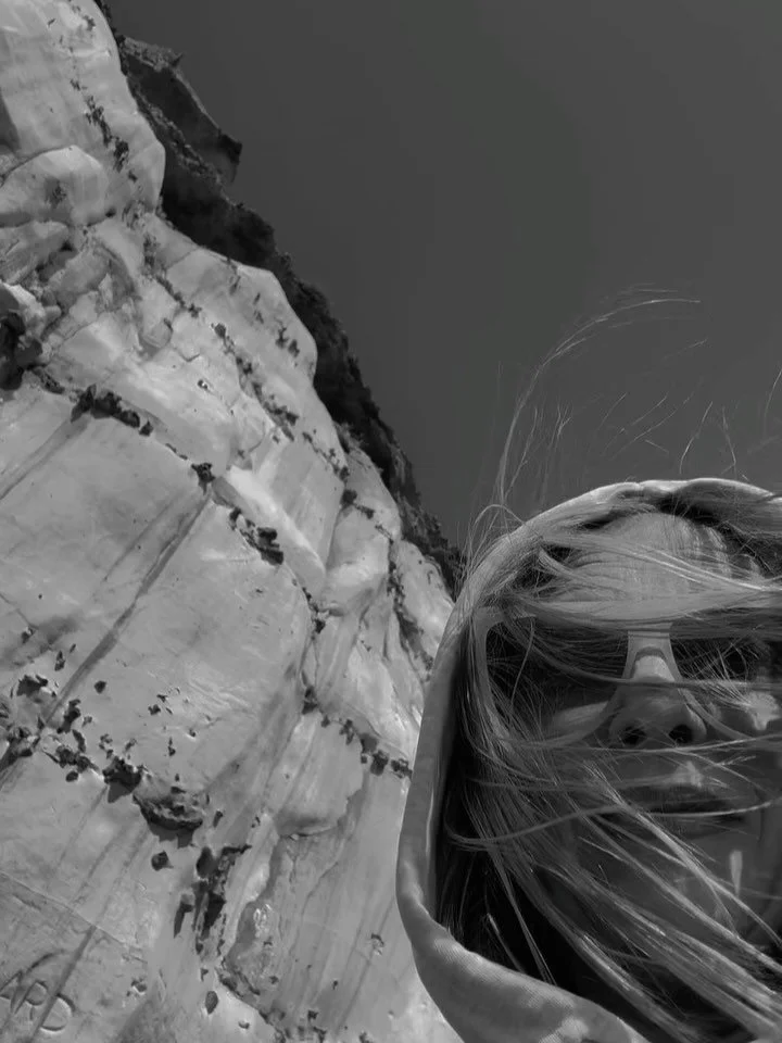 Morning everyone.
I’ve been quiet on here lately. Otis and I are in the midst of a big family transition — one of those deep life chapters you can only walk through slowly, staying as present as possible.
Big times. Tender ones.
Feet in