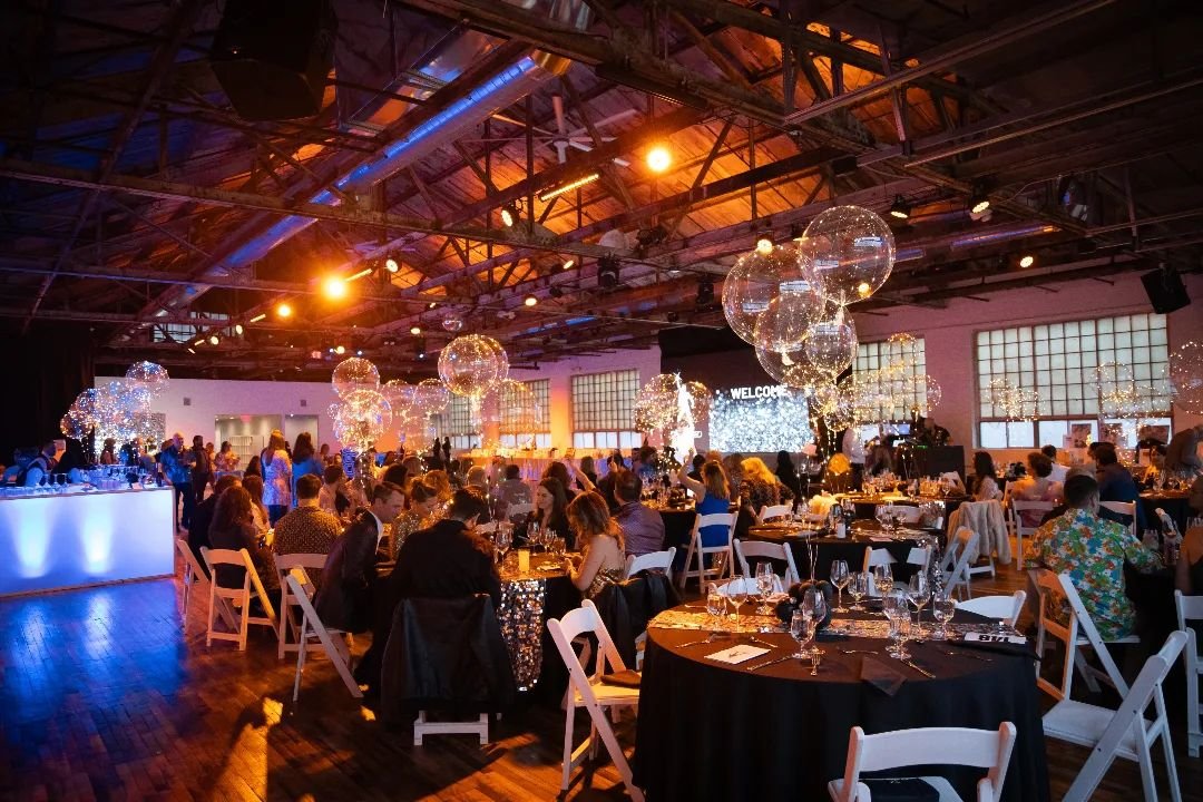 This night at The Knowlton was 🎵STAYIN ALIVE🎵 all night long! 🪩🕺

We loved having @fwmontessori host their event in the boathouse venue! 

📸 📱 @uptimeproduction
📍 @theknowlton 
🎧 @nicholsonevents 
🎤 @nicholsonevents 
🕺 @nicholsonevents 

.
